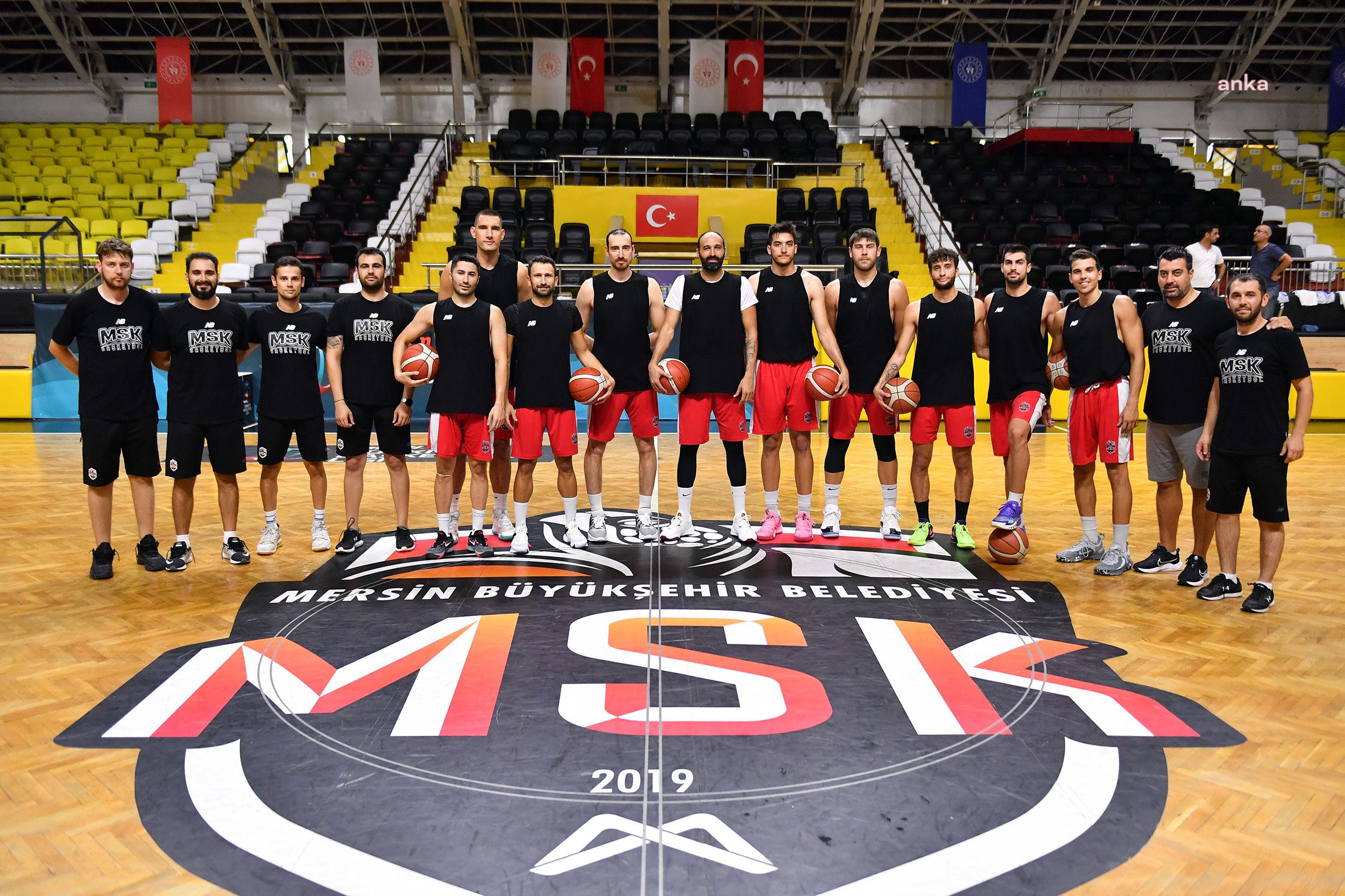 MERSİN BÜYÜKŞEHİR BELEDİYESİ SPOR KULÜBÜ ERKEK BASKETBOL TAKIMI YENİ SEZONA HAZIRLANIYOR