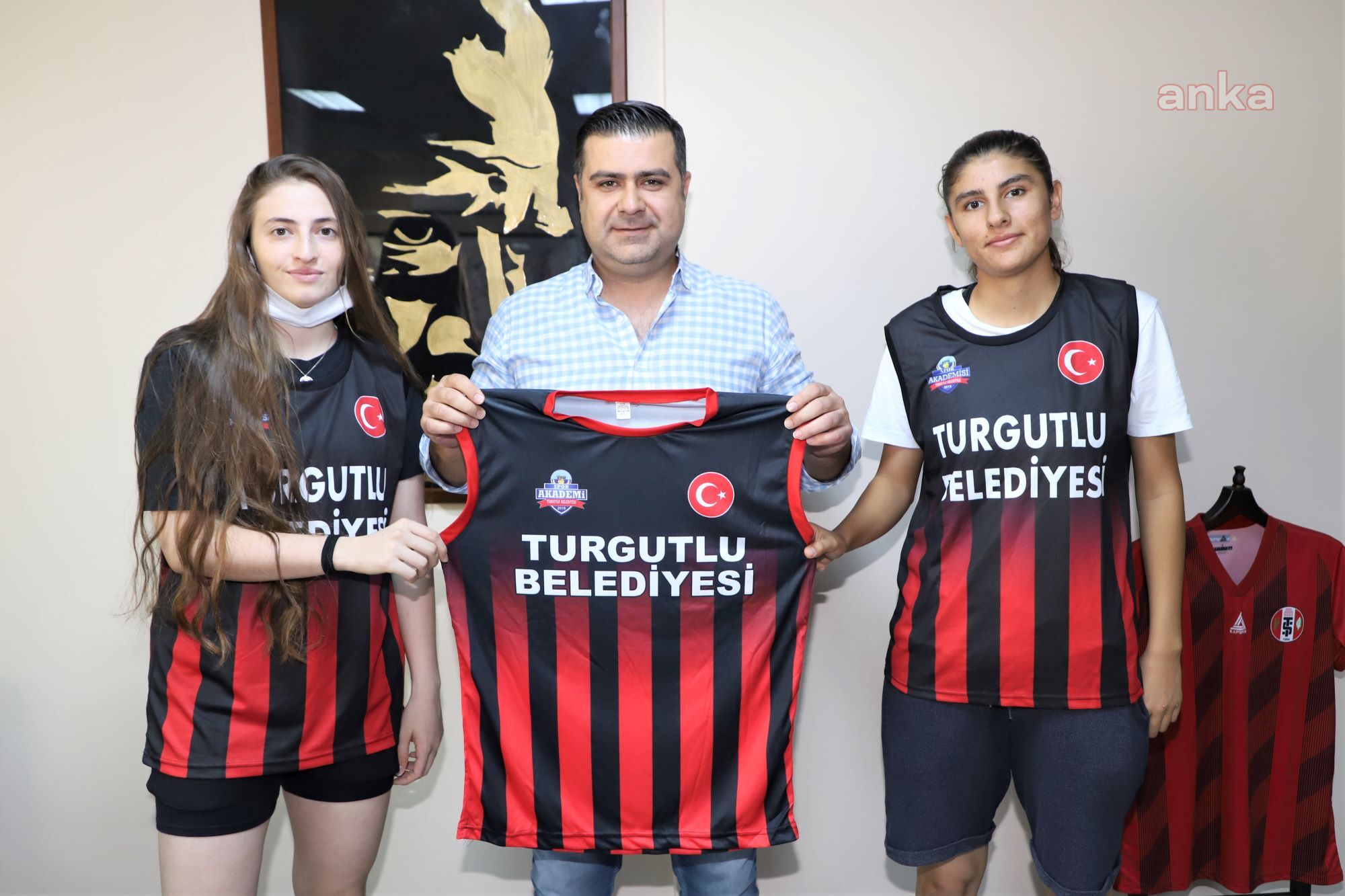 TURGUTLU BELEDİYESPOR 2 GENÇ YILDIZ ADAYINI TRANSFER ETTİ