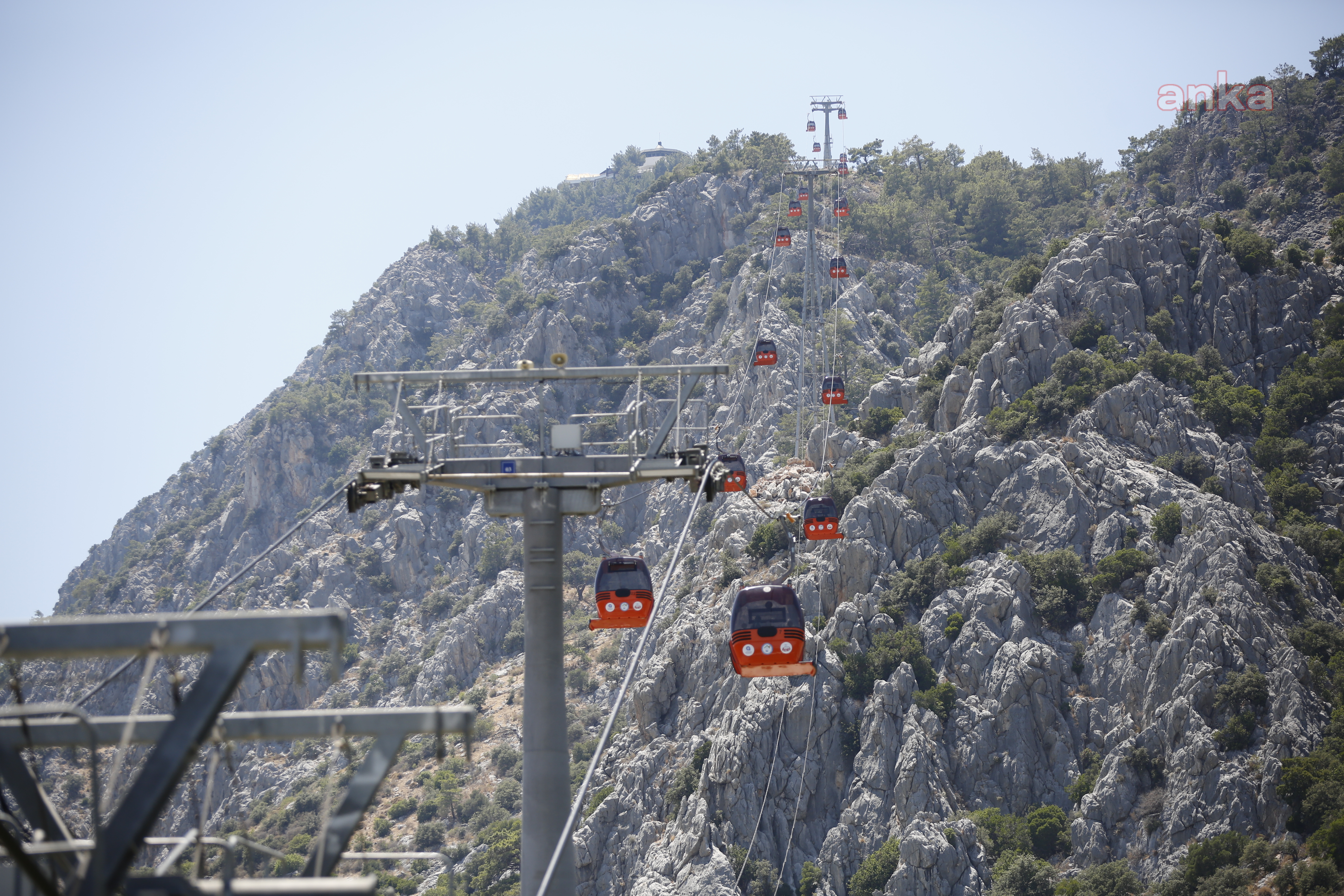TÜNEKTEPE TELEFERİK VE SOSYAL TESİSLERİ MİSAFİRLERİNİ AĞIRLIYOR
