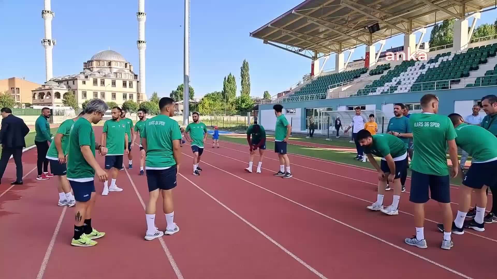 TÜRKİYE’DE STADYUMU OLMAYAN TEK İL OLAN KARS’TA, KARS 36 SPOR İLK ANTRENMANINA ÇIKTI