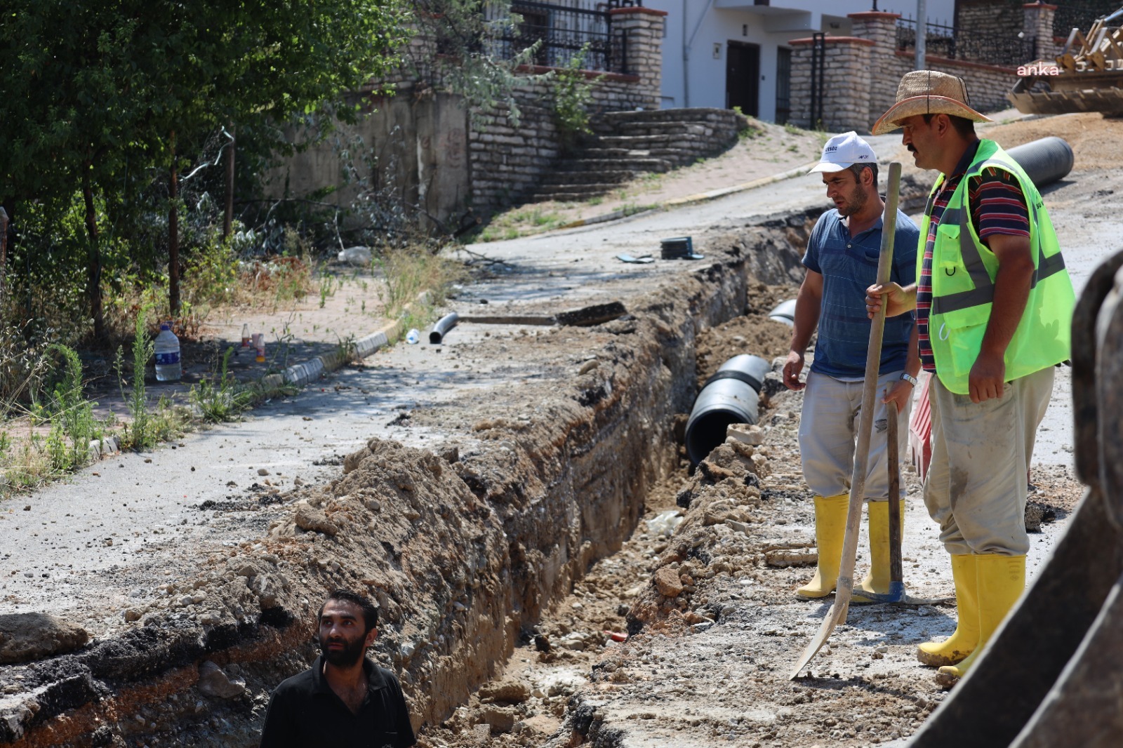 SAFRANBOLU BELEDİYESİ, YAĞMUR SUYU DRENAJ HATTI ÇALIŞMALARINA DEVAM EDİYOR