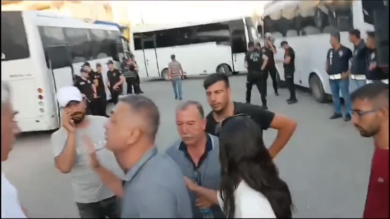 BİR TEK SEN GENEL BAŞKANI MEHMET TÜRKMEN GÖZALTINA ALINDI... EMEP MİLLETVEKİLİ KARACA: " İŞÇİLERİN HAK ARAMA MÜCADELESİNİN ÖNÜNE SINIF SENDİKACILARINI GÖZALTINA ALARAK GEÇMEYE ÇALIŞMAYIN"