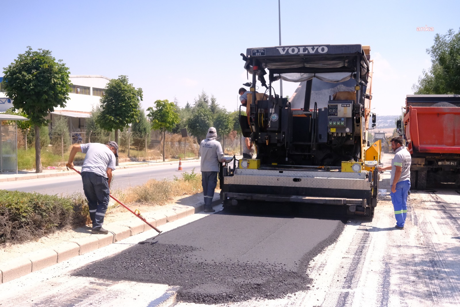 ESKİŞEHİR BÜYÜKŞEHİR BELEDİYESİ’NDEN 2. ARABACILAR BULVARI'NDA BAKIM ONARIM ÇALIŞMASI