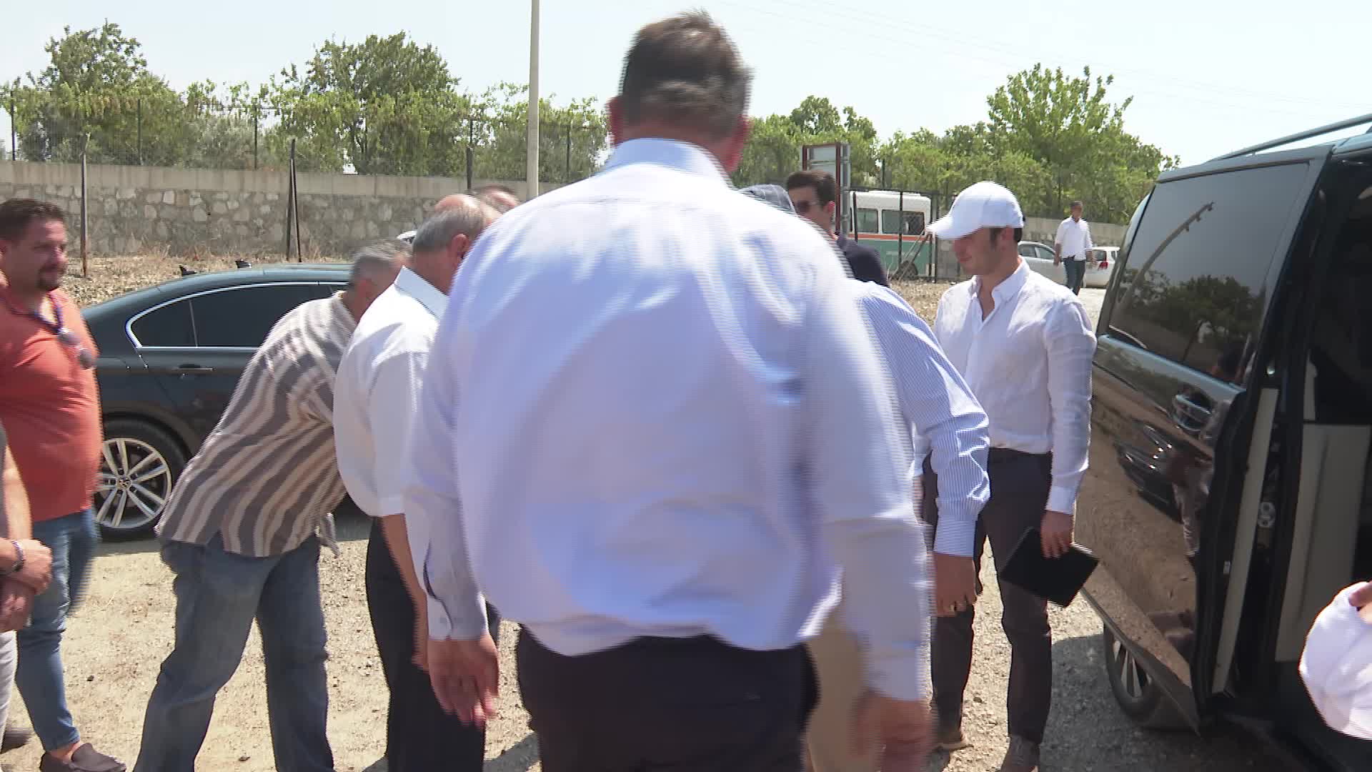 TUNÇ SOYER, KOCAÇAY SÜRDÜRÜLEBİLİR KENTSEL TASARIM ALANI ŞANTİYESİNİ ZİYARET ETTİ: “10 YILDIR HAYALİNİ KURDUĞUMUZ ÇALIŞMAYI BURADA HAYATA GEÇİRİYORUZ”