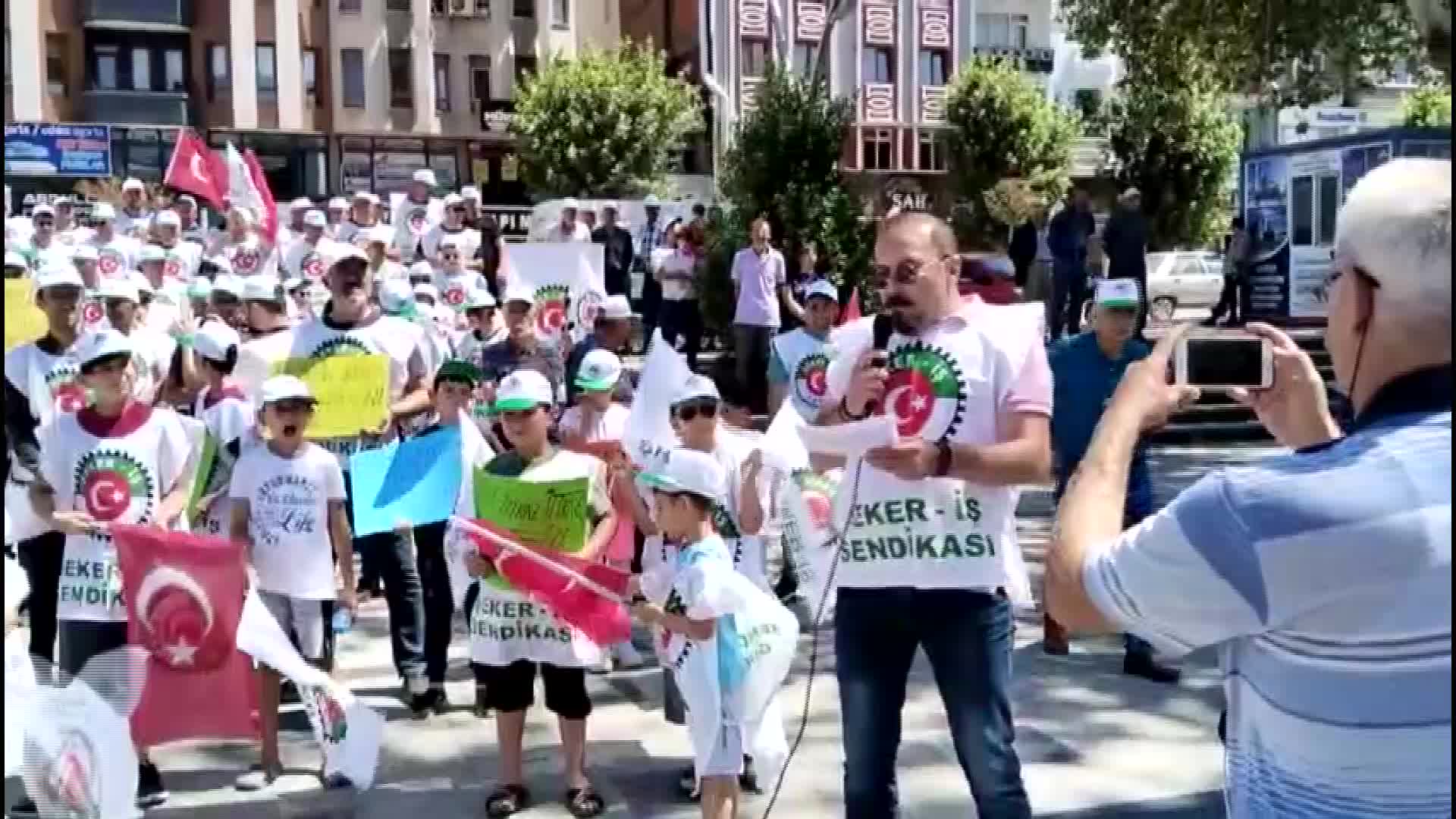 AMASYA’DA 4 YILDIR TİS BEKLEYEN İŞÇİLER EYLEM YAPTI: "GEREKİRSE ÜRETİMDEN GELEN GÜCÜMÜZÜ KULLANMAK DAHİL EYLEMLERE DEVAM EDECEĞİZ"