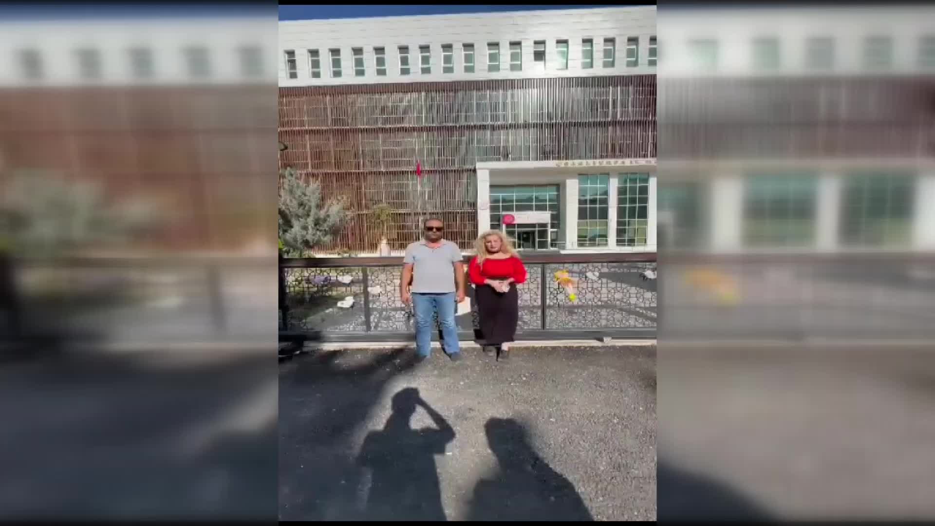 ENSAR VAKFI’NDAKİ İSTİSMAR OLAYINDA HAKKINDA SORUŞTURMA AÇILAN ASIM SULTANOĞLU’NUN ŞANLIURFA İL MİLLİ EĞİTİM MÜDÜRÜ ATANMASINA KARŞI TEPKİLER SÜRÜYOR…PSİKOLOG ÇETİN MÜDÜRLÜK ÖNÜNDE OTURMA EYLEMİ BAŞLATTI, DESTEK ÇAĞRISI YAPTI