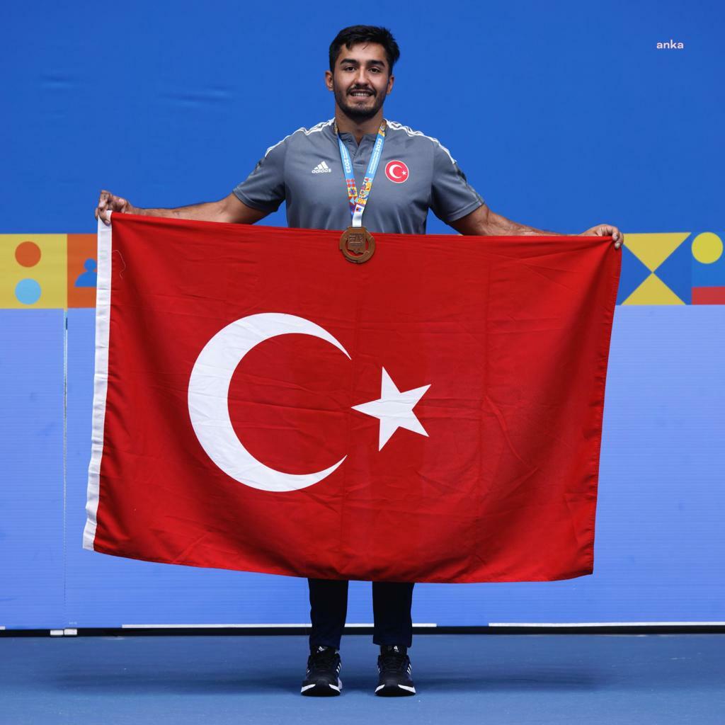 MEZİTLİLİ TENİSÇİ AHMET KAPLAN, HOLLANDA’DAN 2 MADALYAYLA DÖNDÜ