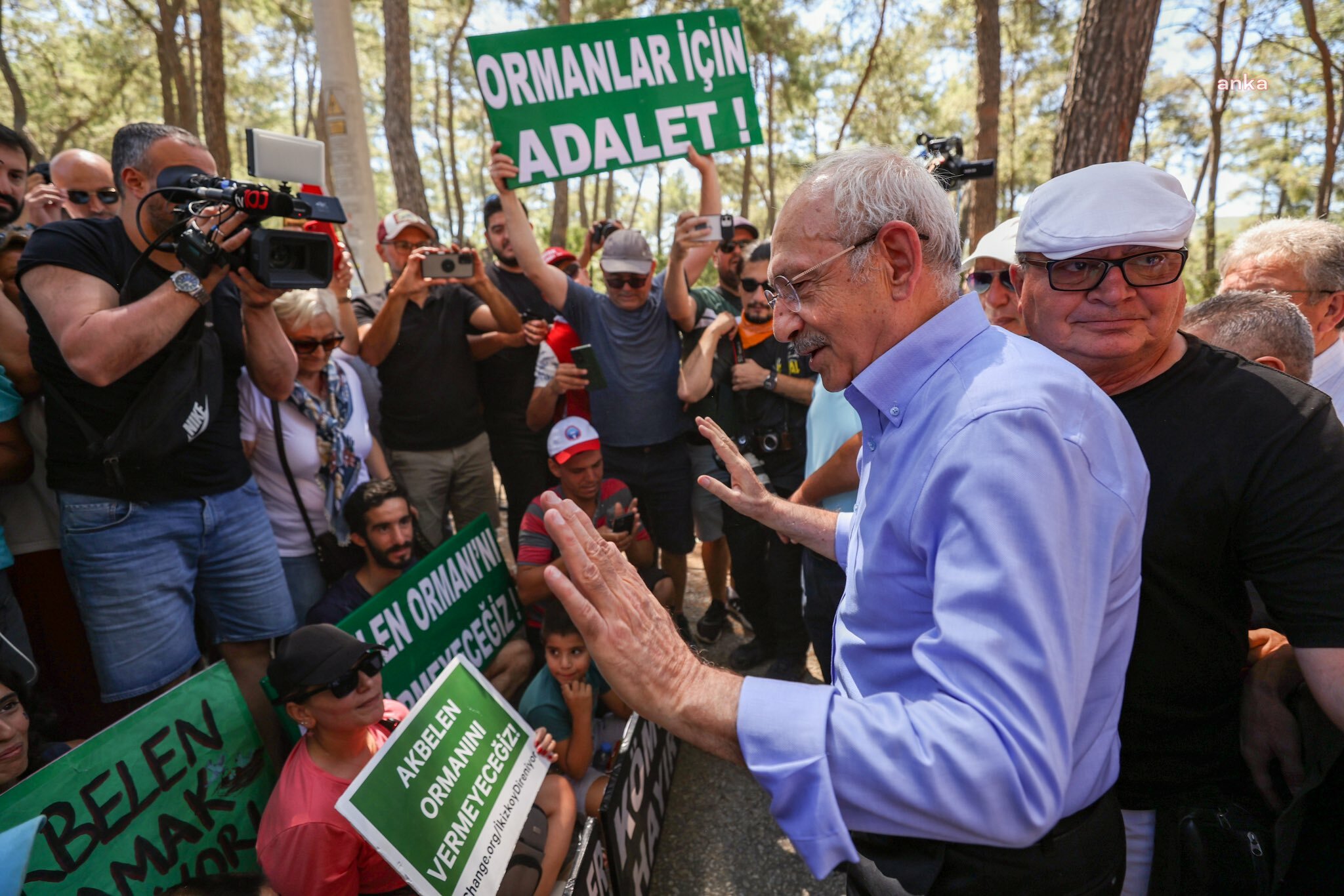 KILIÇDAROĞLU: “AKBELEN ORMANLARINDA, VATANDAŞLARIMIZIN EN TEMEL İHTİYAÇLARINI DAHİ GİDEREMEMESİ İÇİN, BAŞLARINA JANDARMA DİKMEK ASLA KABUL EDİLEMEZ. BÖYLE BİR EMİR VERMEK KÖKLÜ JANDARMA TEŞKİLATIMIZA BÜYÜK SAYGISIZLIKTIR”