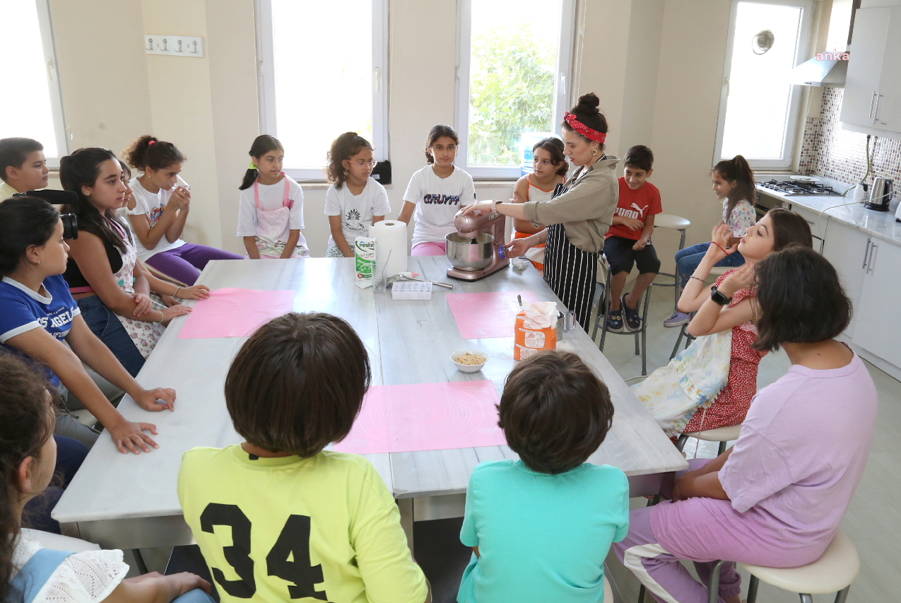 KÜÇÜKÇEKMECE BELEDİYESİ YAZ SANAT ATÖLYELERİ BAŞLADI