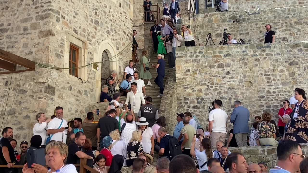 FENER RUM PATRİĞİ BARTHOLOMEOS: “BU TARİHİ MANASTIRDA AYİN YÖNETMEKTEN BÜYÜK ONUR DUYUYORUM”