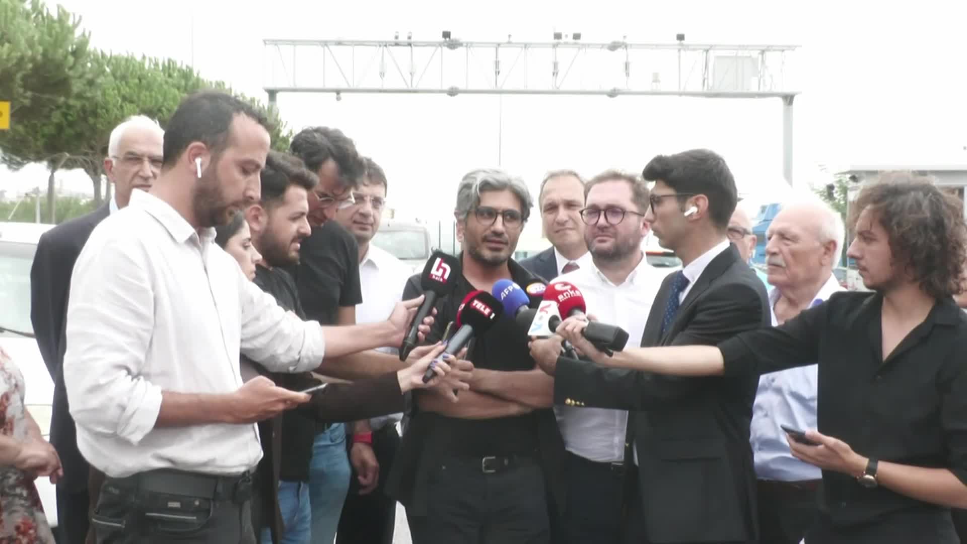 BEŞİNCİ KEZ CEZAEVİNE GİREN GAZETECİ BARIŞ PEHLİVAN: “NEDEN BEN BU ÜLKENİN MECLİS’İNDEN ÇIKAN VE BENİ DE KAPSAYAN YASADAN FAYDALANDIRILMIYORUM?”