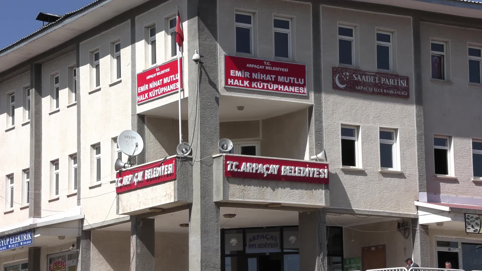 İNAN AKGÜN ALP: “ARPAÇAY’DAN KARS’A DOLMUŞ ÜCRETLERİ 120 LİRA. İLÇEMİZİN, KÖYLERİMİZİN ÇOCUKLARI ÜNİVERSİTEYE HAZIRLANAMIYOR”