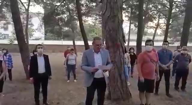 ERTUĞRUL GAZİ TÜRBESİ'NİN YANINDAKİ 70 YILLIK AĞAÇLARIN NAKLİNE TEPKİ