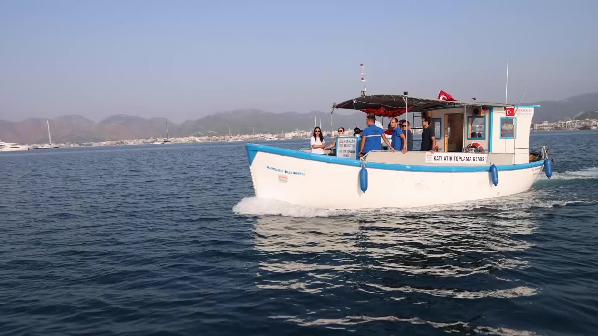 MARMARİS BELEDİYE BAŞKANI OKTAY, CENNET ADASI’NDA ATIK TOPLAMA ETKİNLİĞİNE KATILDI: “MAALESEF YAŞADIĞIMIZ ACILARDAN HALA DERS ALMAYAN MAHLUKATLAR VAR”