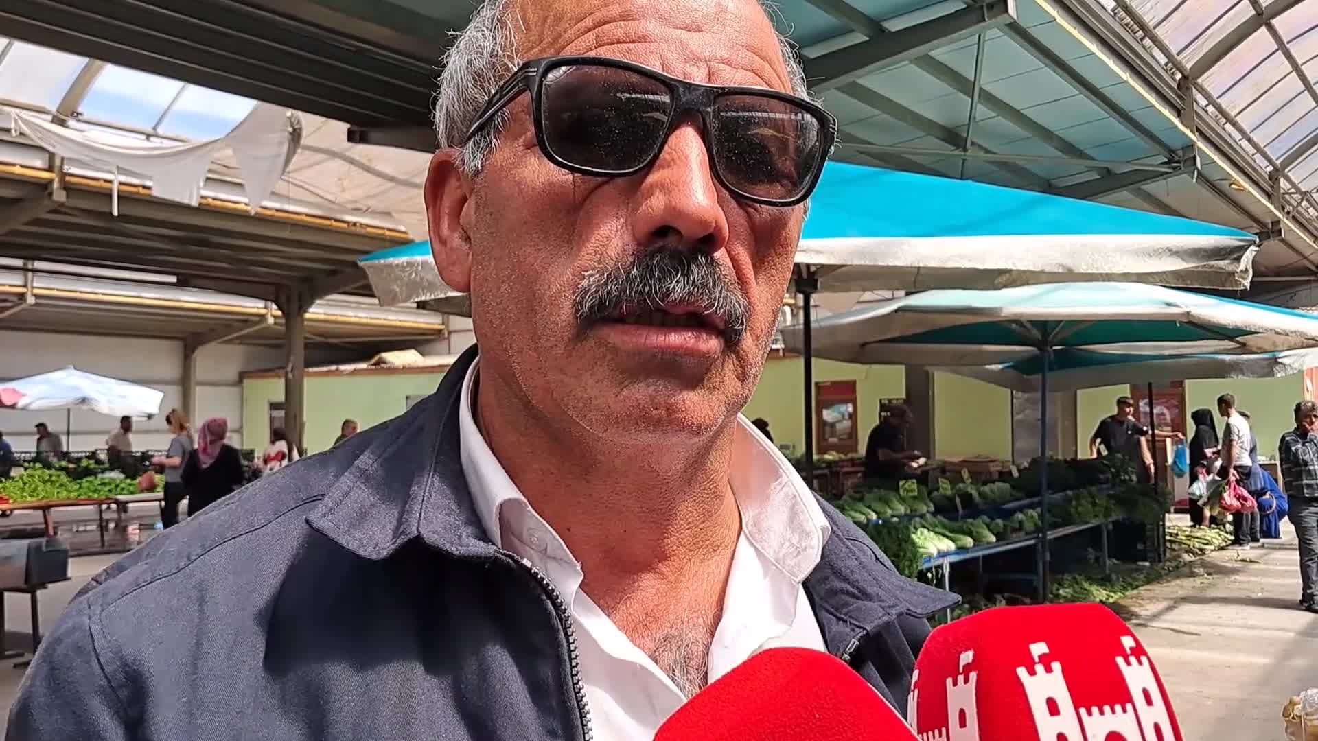 ARDAHAN'DA PAZAR ALIŞVERİŞİNE ÇIKAN VATANDAŞ: "HALKIMIZ PAHALILIKTAN ARTIK İŞKENCE ÇEKİYOR"