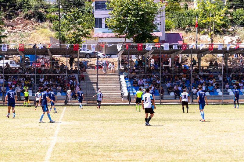 MERSİN BÜYÜKŞEHİR BELEDİYESİ’NİN DÜZENLEDİĞİ FINDIKPINARI FUTBOL TURNUVASINDA BİRİNCİ TURA YÜKSELEN TAKIMLARIN KURA ÇEKİMİ YAPILDI