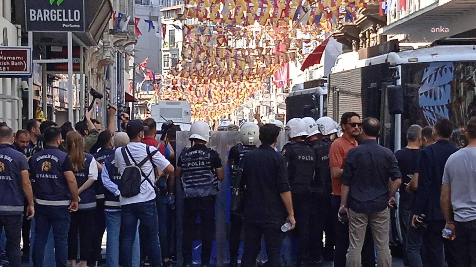 CUMARTESİ ANNELERİ, 960’INCI HAFTADA TERS KELEPÇEYLE GÖZALTINA ALINDI
