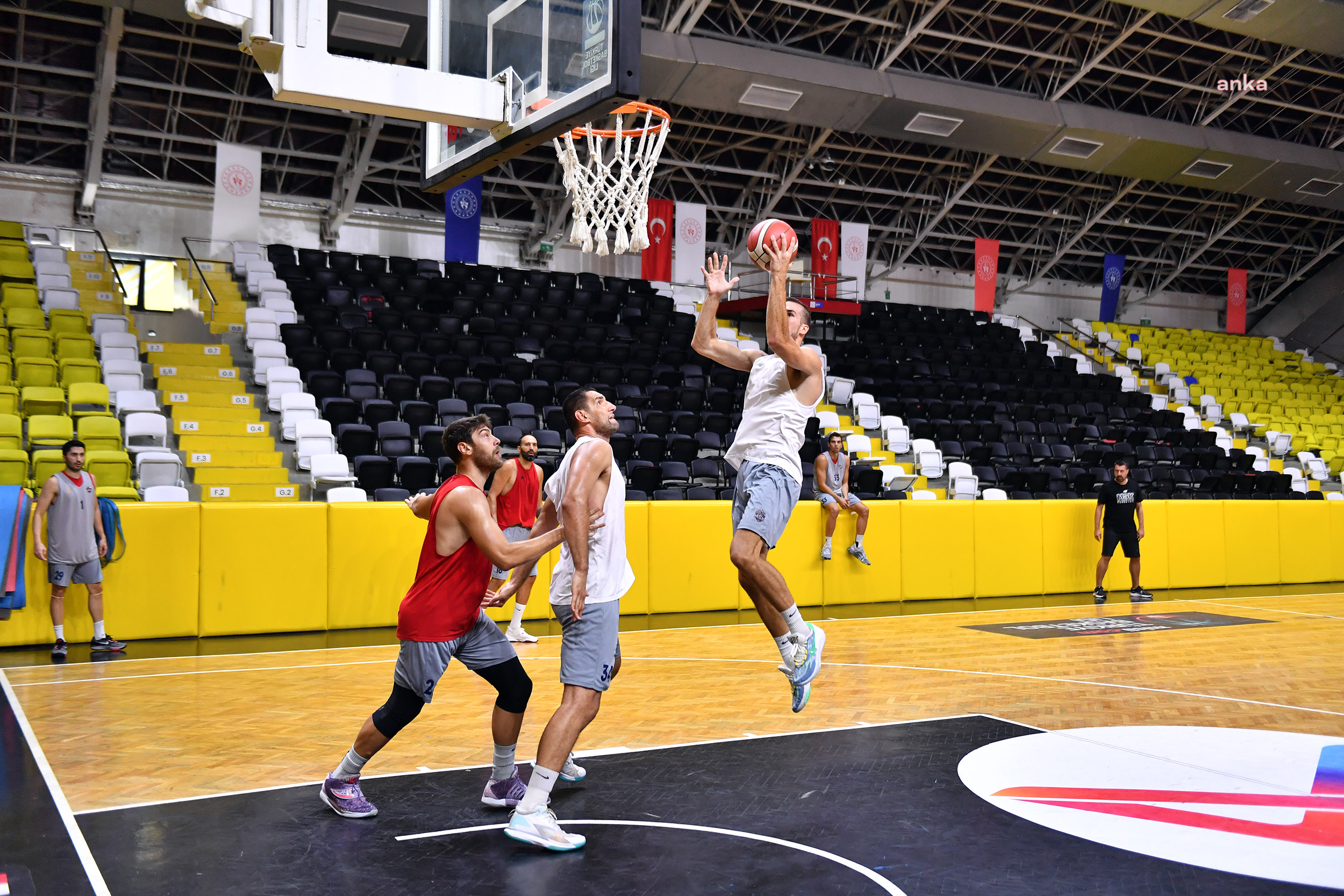MERSİN BÜYÜKŞEHİR BELEDİYESİ SPOR KULÜBÜ, GELECEĞİN BASKETBOLCULARINI SEÇİYOR
