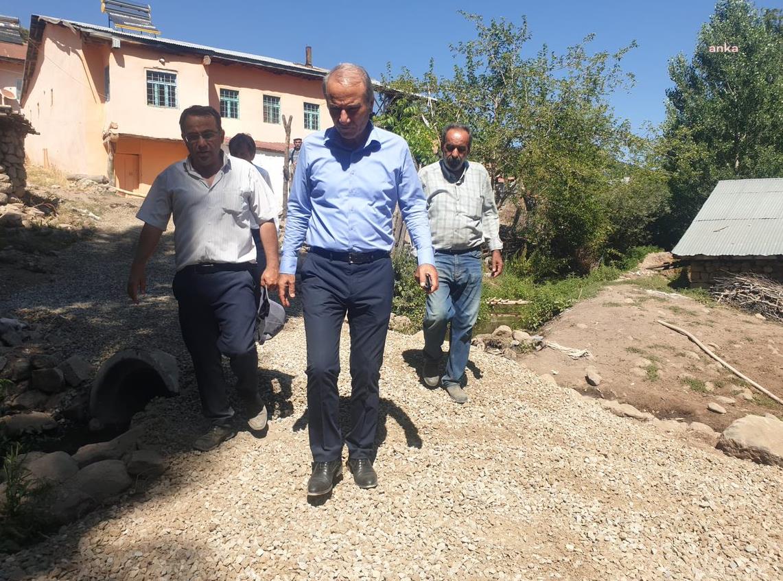 ARGUVAN BELEDİYE BAŞKANI KIZILDAŞ, ÇAKMAK MAHALLESİ'NDE ENGELLİ VATANDAŞIN KONFORU İÇİN BAŞLATILAN YOL ÇALIŞMASINI İNCELEDİ