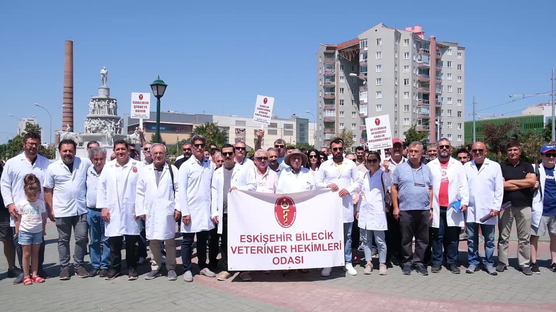 ESKİŞEHİR BİLECİK BÖLGESİ VETERİNER HEKİMLER ODASI: “VETERİNER HEKİMLER 'SAĞLIKTA ŞİDDET YASASI' KAPSAMINA ALINMALIDIR"