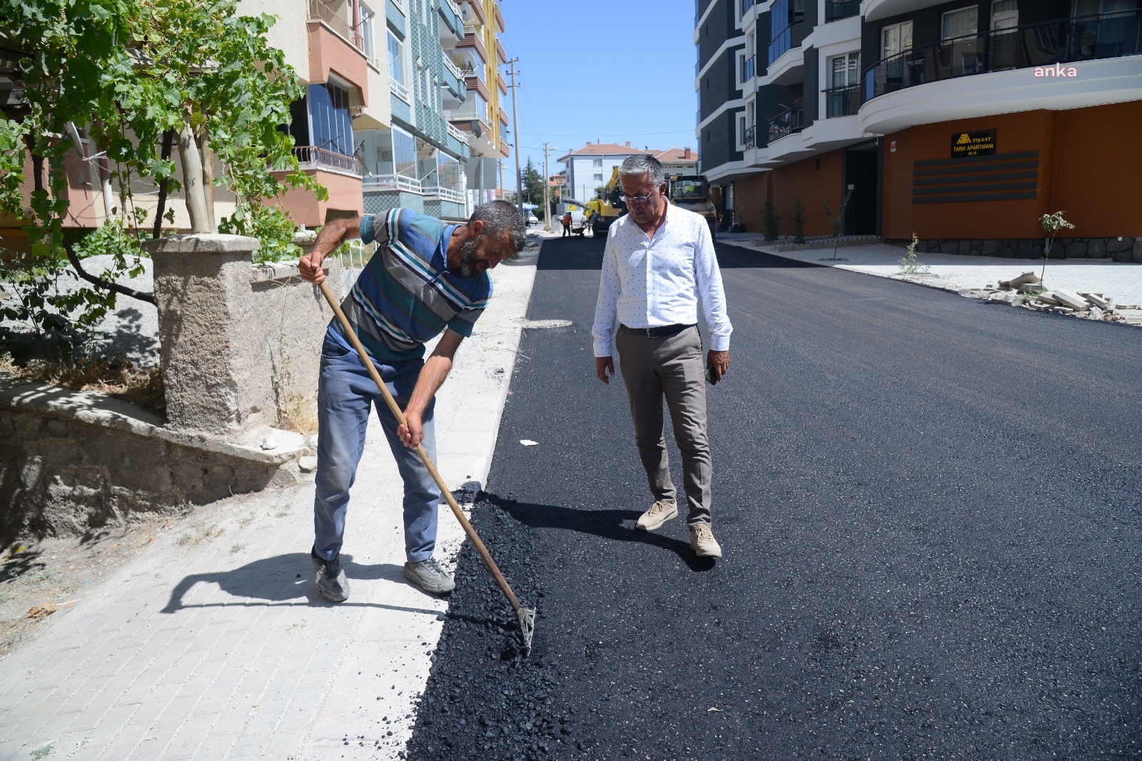 KIRŞEHİR BELEDİYESİ’NDEN YENİCE MAHALLESİ’NDE SICAK ASFALT ÇALIŞMASI