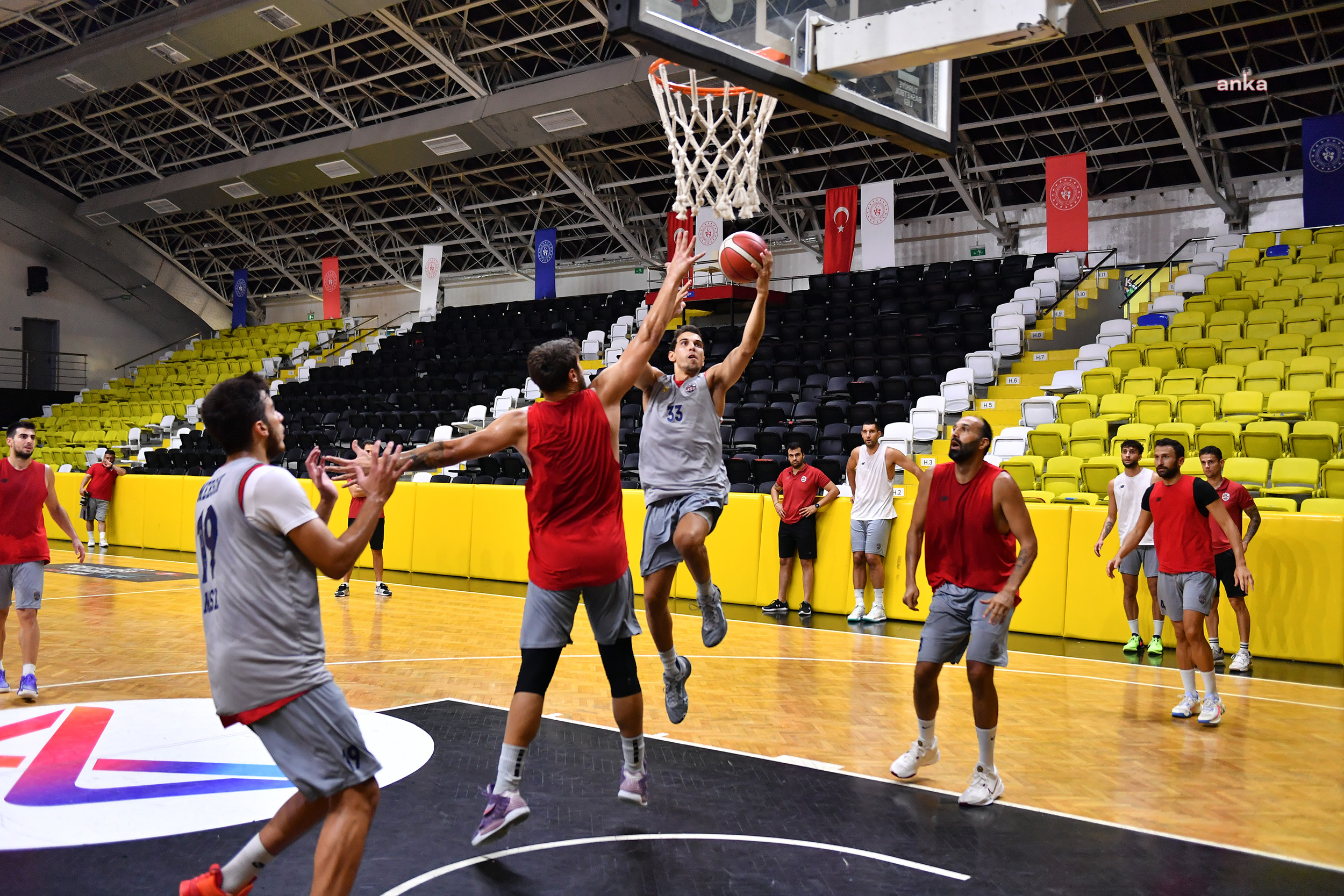 MERSİN BÜYÜKŞEHİR BELEDİYESİ SPOR KULÜBÜ ERKEK BASKETBOL TAKIMI’NIN HEDEFİ ŞAMPİYONLUK