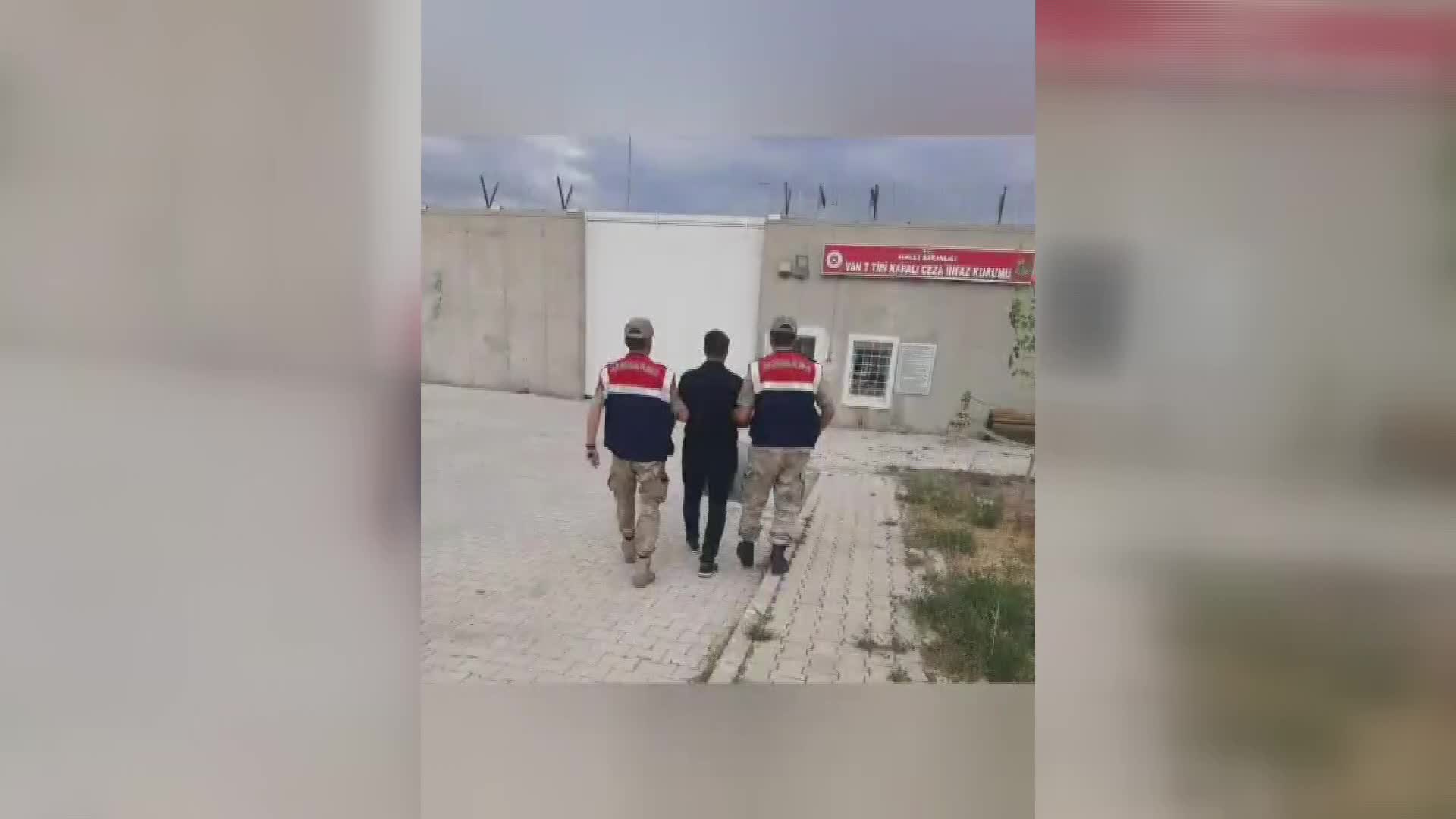 İÇİŞLERİ BAKANI YERLİKAYA: VAN'DA FİRARİ 59 GÖÇMEN KAÇAKÇILIĞI ORGANİZATÖRÜ YAKALANDI
