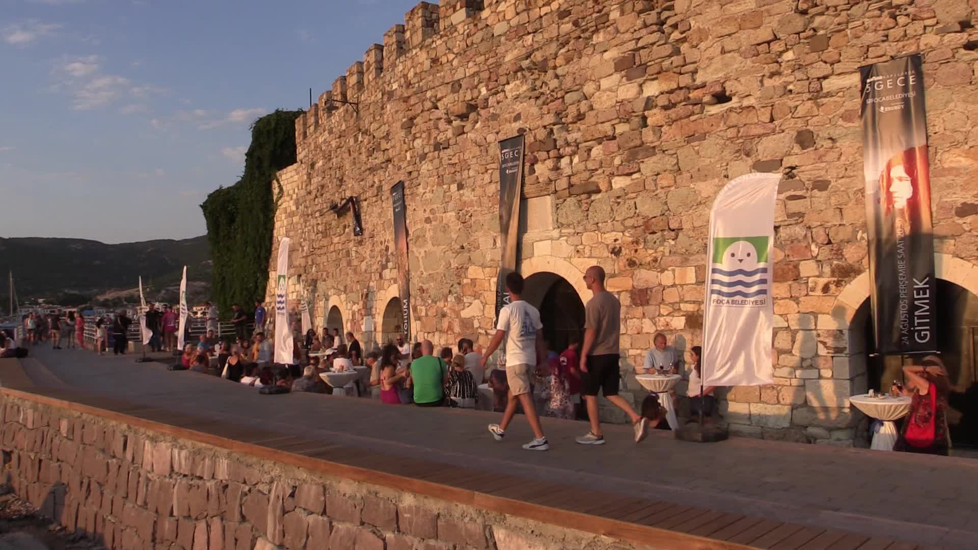 “BEŞKAPILARDA 5 GECE PHOKAİA BAĞIMSIZ FİLM GÜNLERİ” FOÇA’DA YOĞUN KATILIMLA BAŞLADI