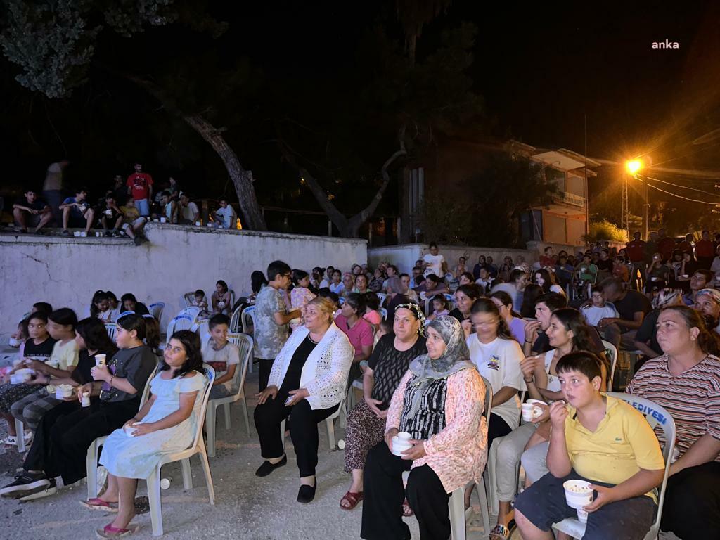CEYHAN BELEDİYESİ, ‘AÇIK HAVA SİNEMA GÖSTERİMLERİ’NE DEVAM EDİYOR