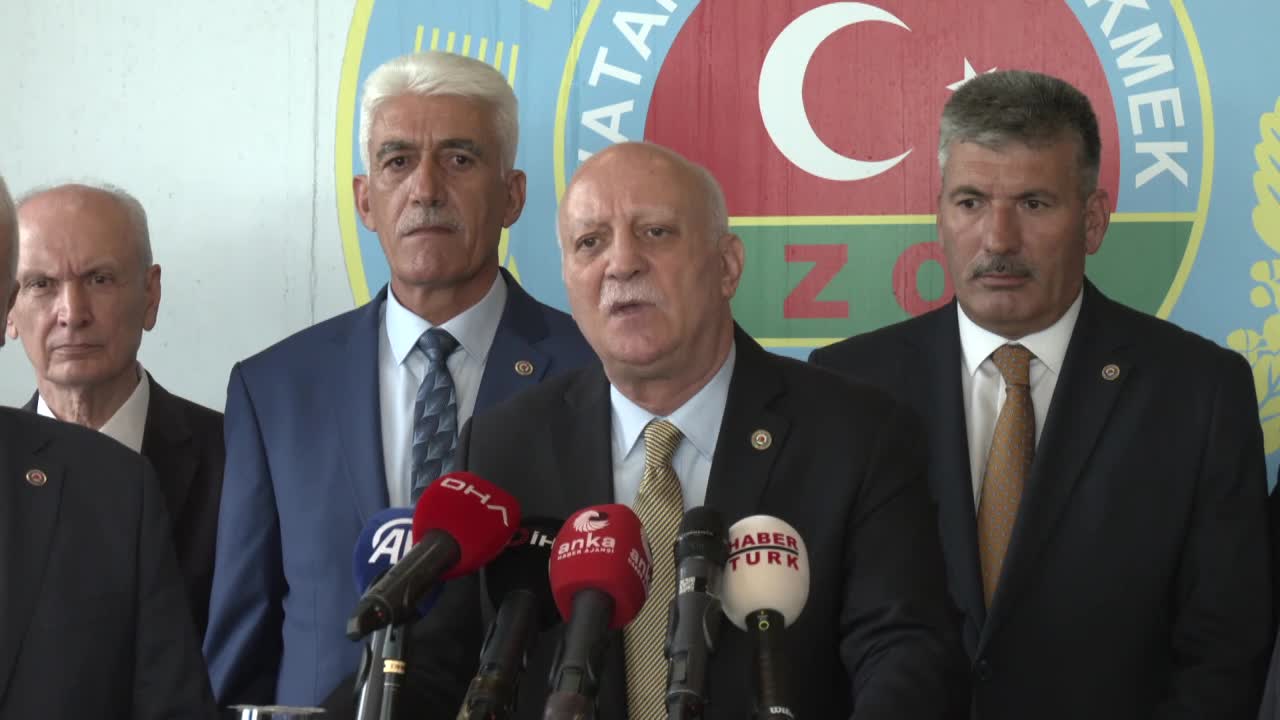 TZOB BAŞKANI BAYRAKTAR: "HERHALDE, YETERLİ FİYAT OLMADIĞINI BİLDİKLERİ İÇİN SAYIN CUMHURBAŞKANIMIZA AÇIKLATMAK İSTEMEDİLER”