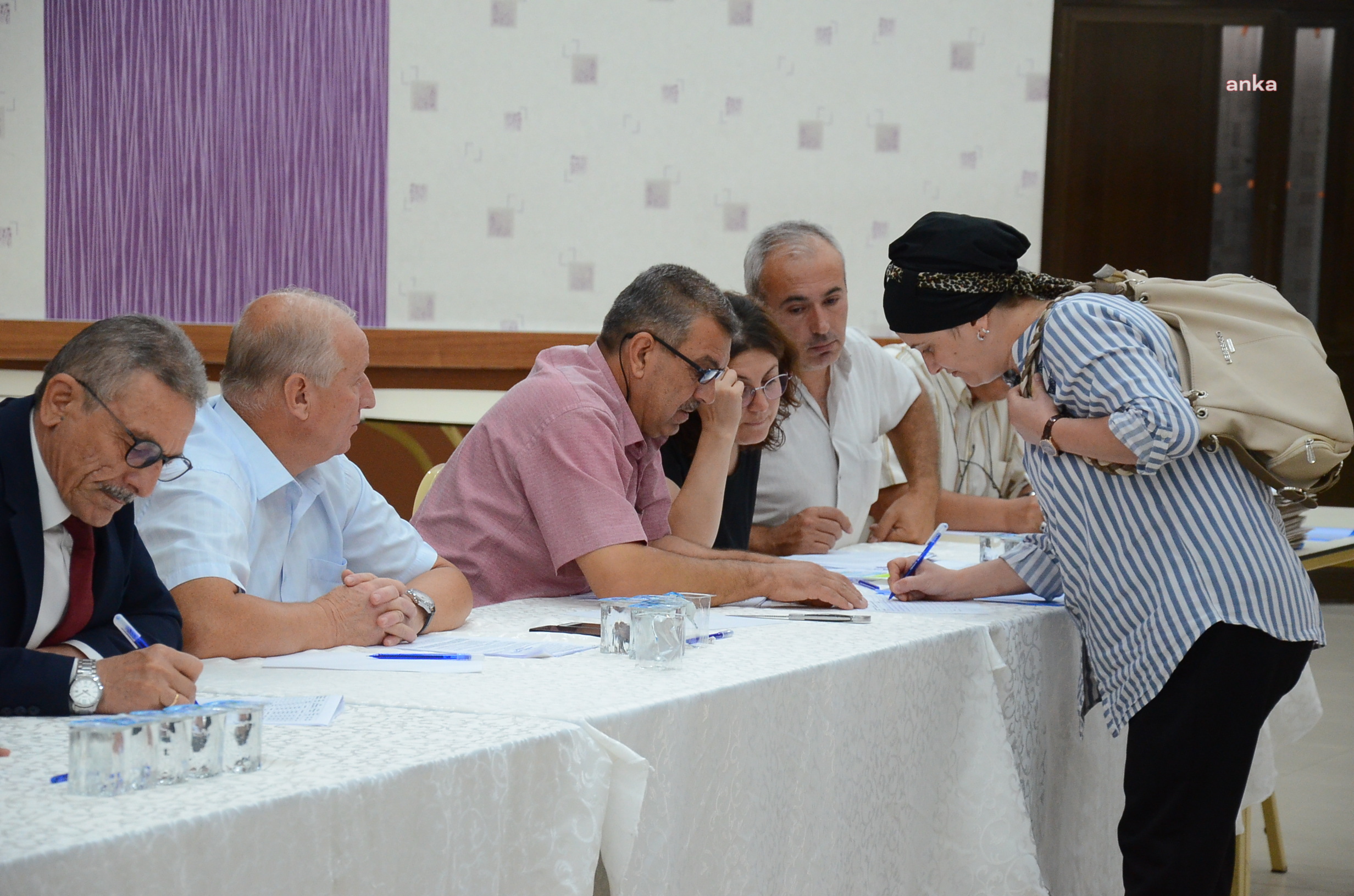 BOZÜYÜK BELEDİYESİ'NİN ÇARŞI VE KENT MEYDANI’NDAKİ 9 İŞ YERİ KİRAYA VERİLDİ