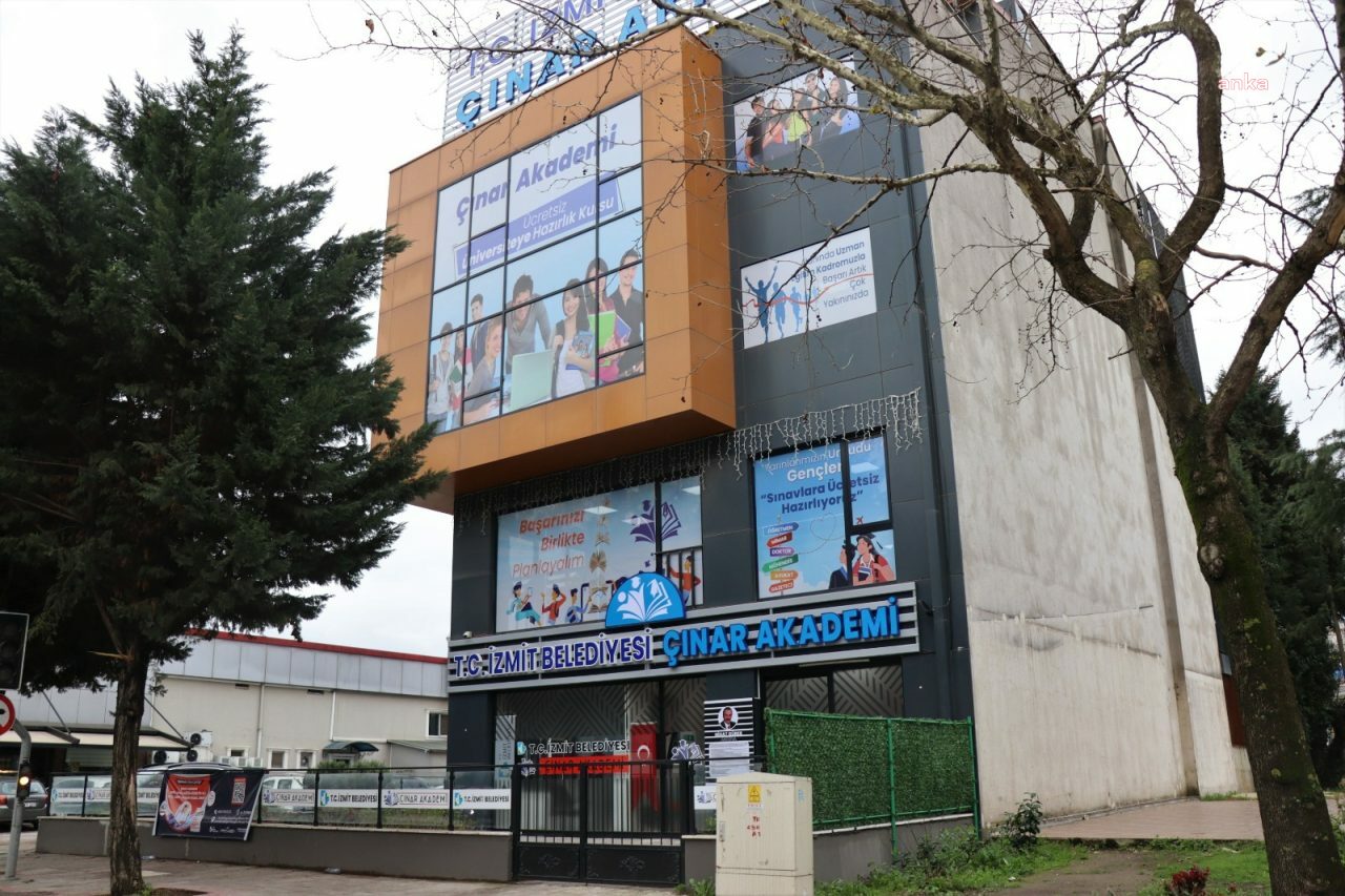 İZMİT ÇINAR AKADEMİ MEZUNLARI ÜNİVERSİTELİ OLDU