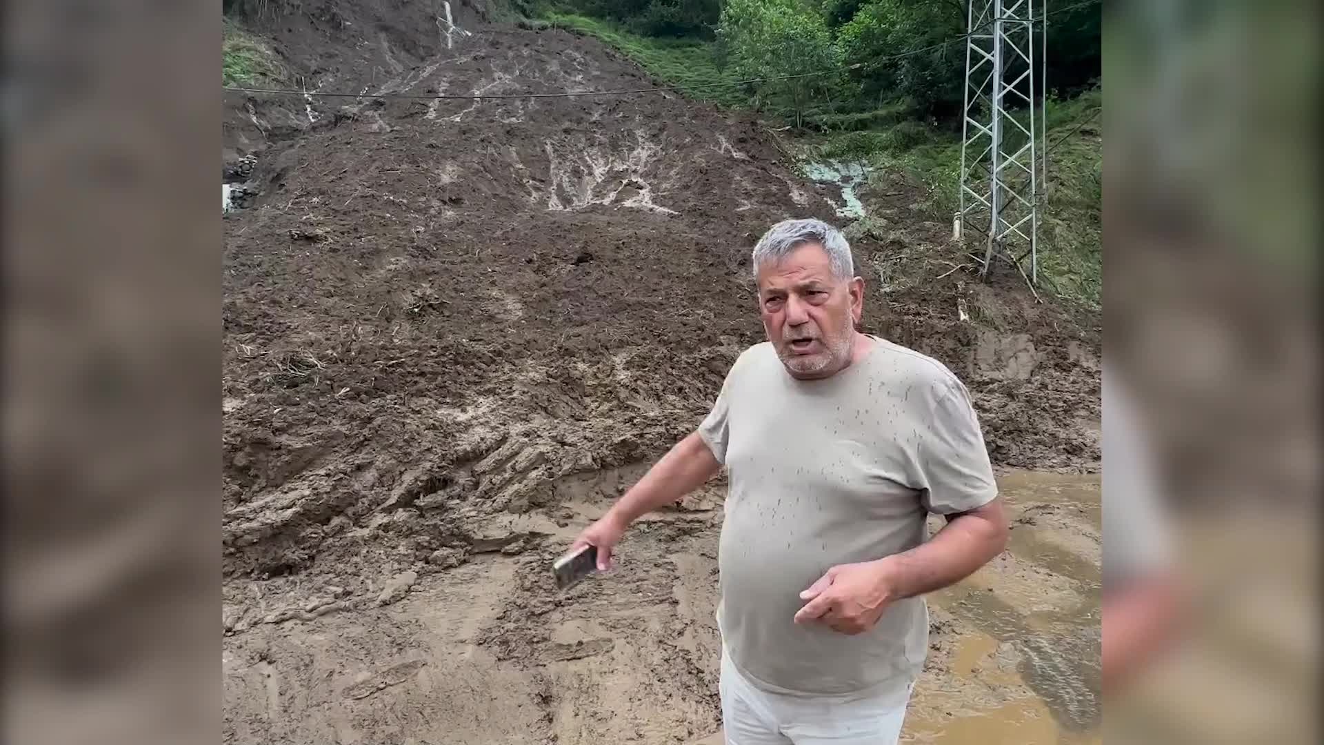 RİZE VALİLİĞİ: ÇAYELİ’NDE METREKAREYE 206 KG YAĞIŞ DÜŞMÜŞTÜR. ÇAYELİ İLÇESİNDE 9 KÖY, GÜNEYSU İLÇESİNDE İSE 4 OLMAK ÜZERE TOPLAM 13 KÖY ETKİLENMİŞTİR. ÖLÜ YA DA YARALI YOKTUR