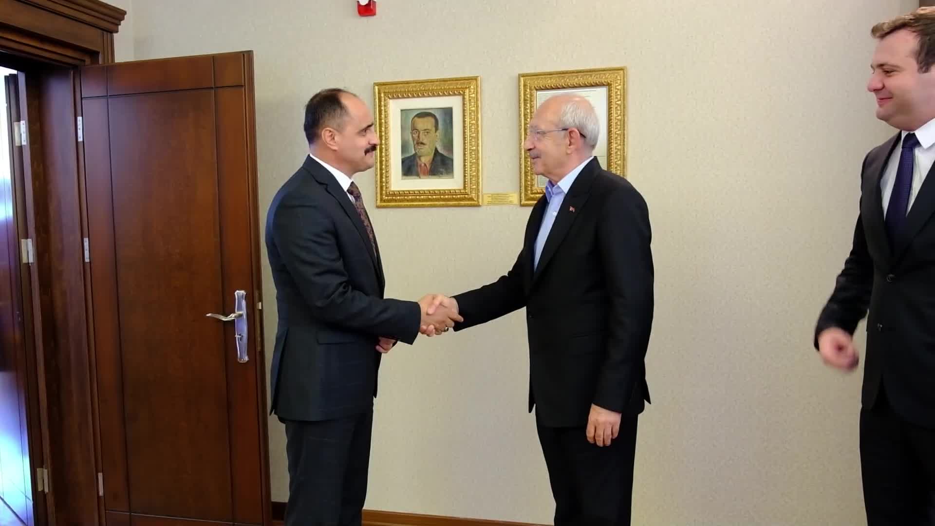 CHP LİDERİ KILIÇDAROĞLU, ATANAMAYAN UZMAN ÇAVUŞLAR DERNEĞİ HEYETİNİ KABUL ETTİ