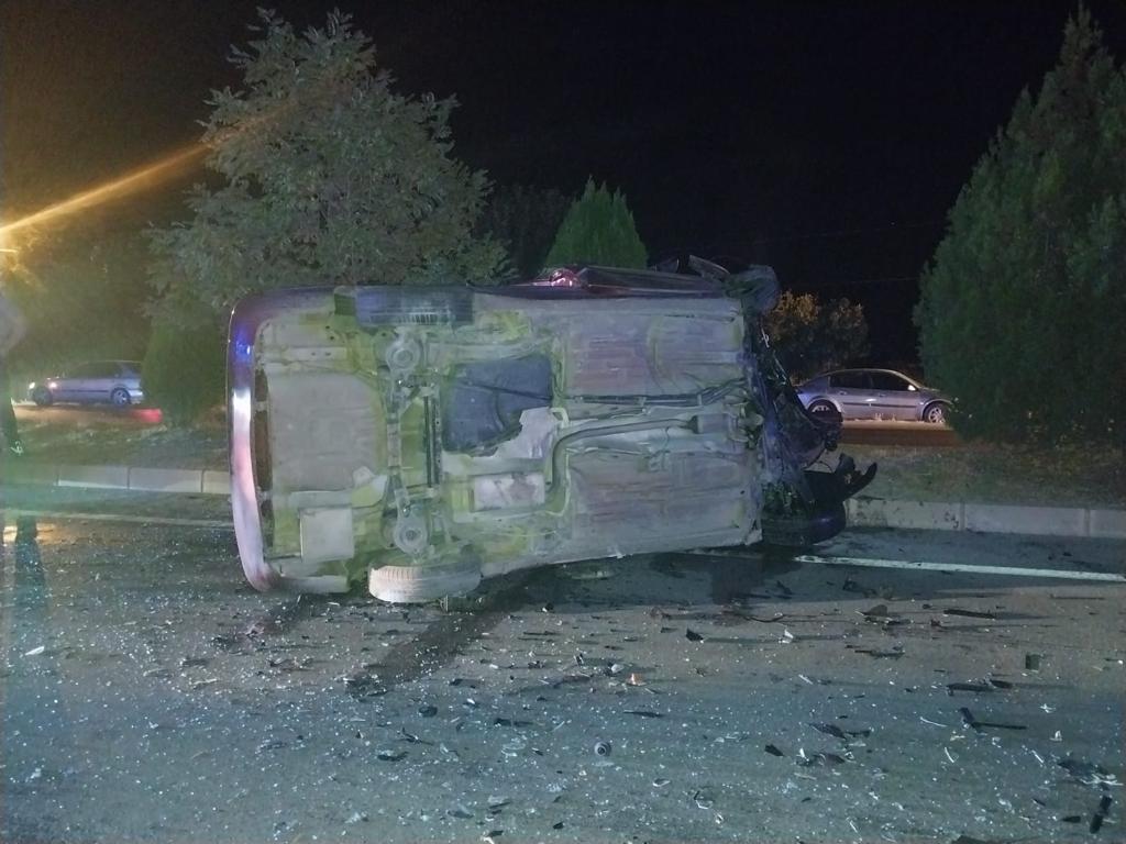 BURDUR'DA TRAFİK KAZASI: 1 KİŞİ HAYATINI KAYBETTİ, 3 KİŞİ YARALANDI