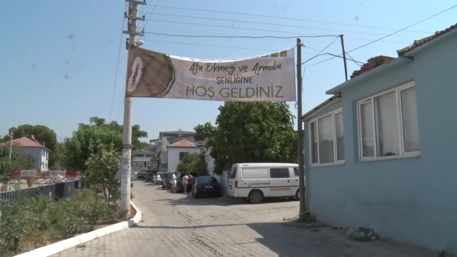 SEFERİHİSAR’DA “ATA EKMEĞİ VE ARMOLA ŞENLİĞİ" COŞKUSU
