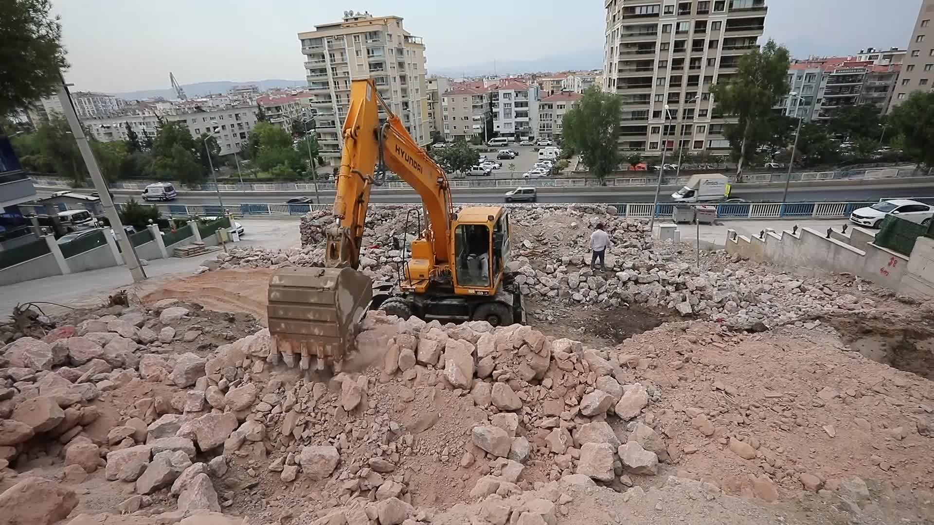 BAYRAKLI’YA YENİ BİR PARK DAHA