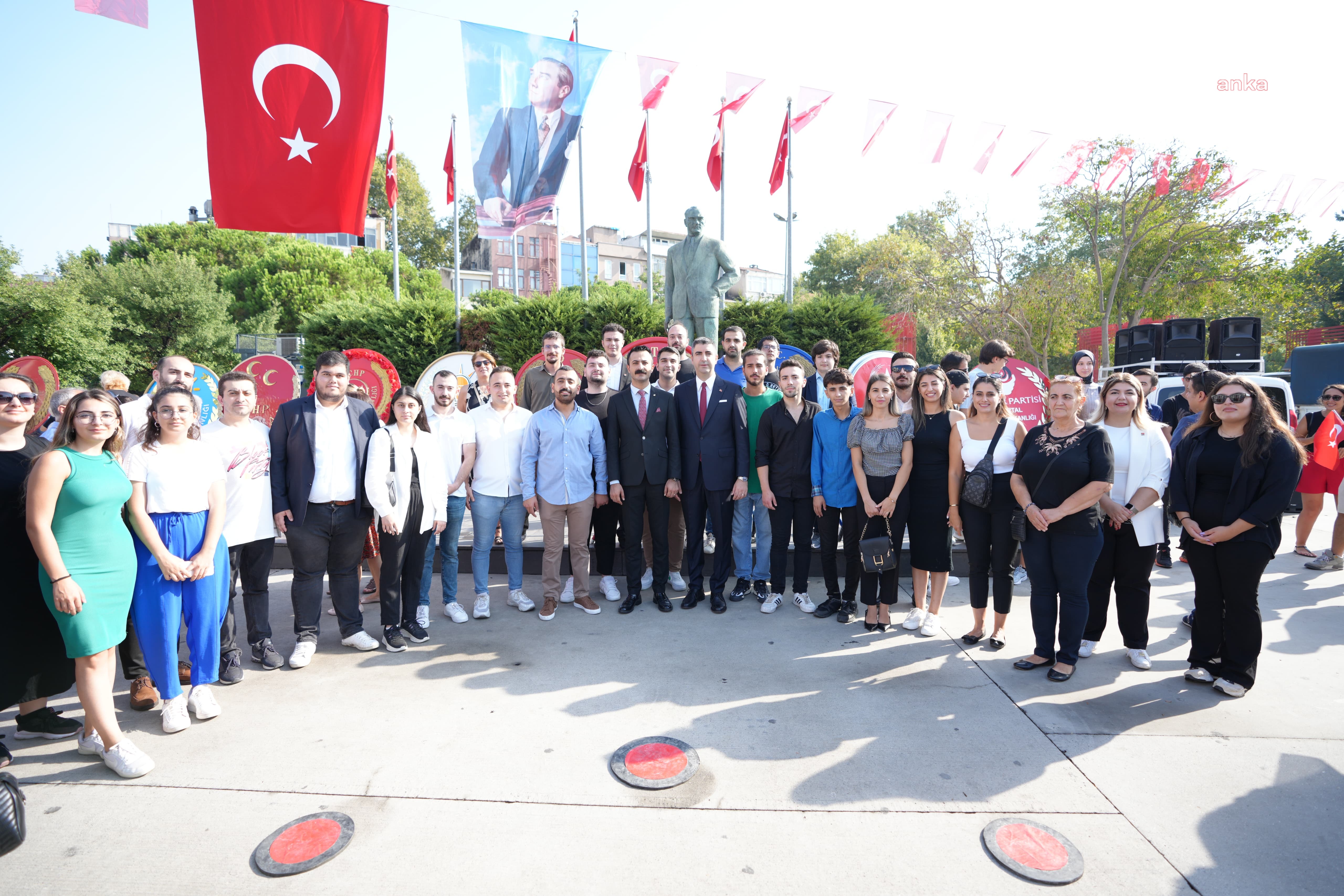 KARTAL’DA BÜYÜK ZAFER’İN 101. YIL DÖNÜMÜ KUTLAMALARI ÇELENK SUNUMUYLA BAŞLADI