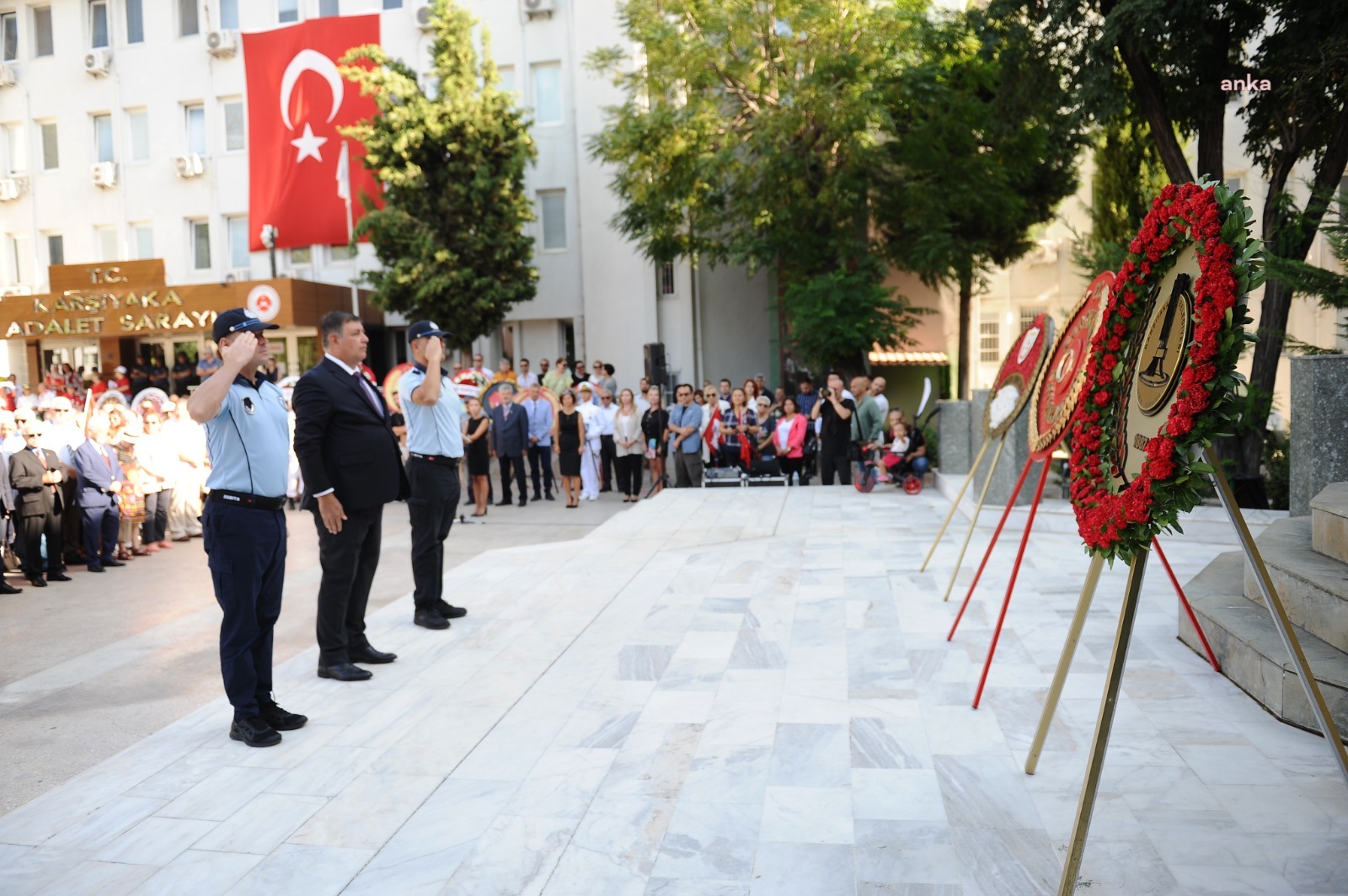KARŞIYAKA’DA 30 AĞUSTOS ZAFER BAYRAMI KUTLAMALARI ÇELENK BIRAKMA TÖRENİYLE BAŞLADI