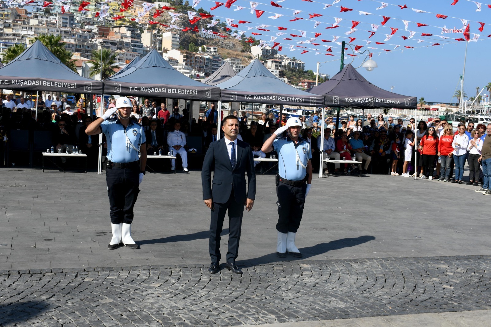 KUŞADASI'NDA 30 AĞUSTOS COŞKUSU