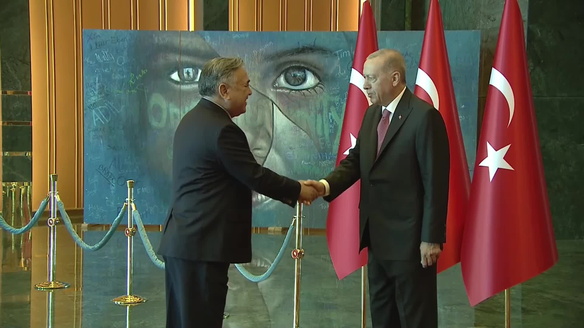 CUMHURBAŞKANI ERDOĞAN, ZAFER BAYRAMI TEBRİKLERİNİ KABUL ETTİ