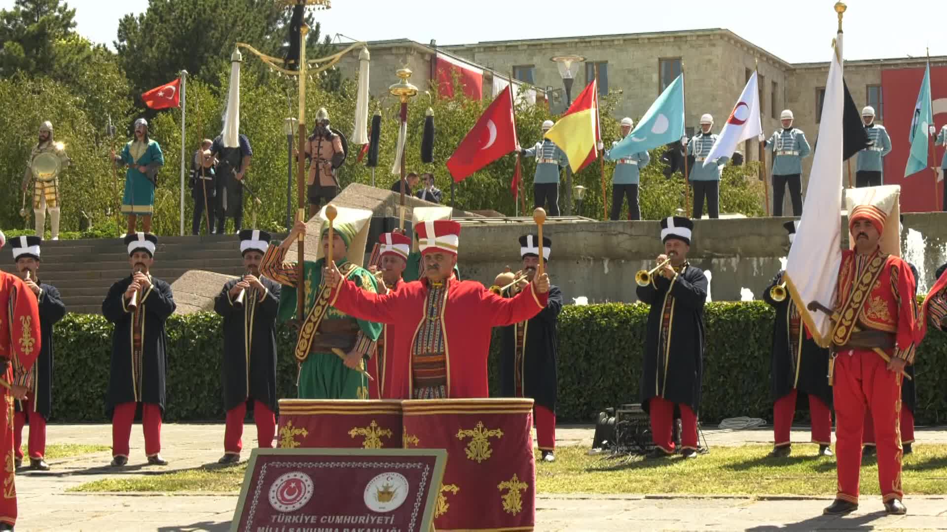ANKARA'DA 30 AĞUSTOS ZAFER BAYRAMI NEDENİYLE RESMİ GEÇİT DÜZENLENDİ