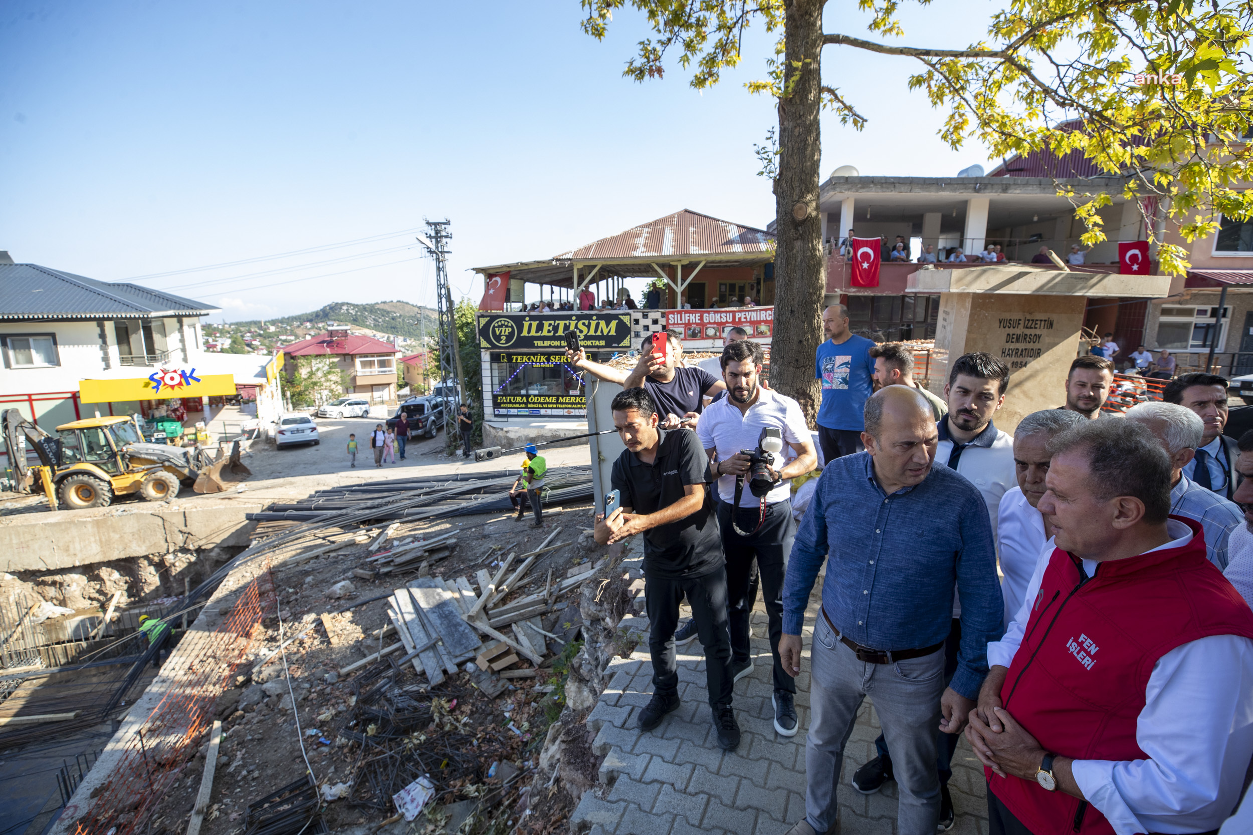 VAHAP SEÇER, FINDIKPINARI KATLI OTOPARK VE PAZAR YERİ İNŞAATINI İNCELEDİ