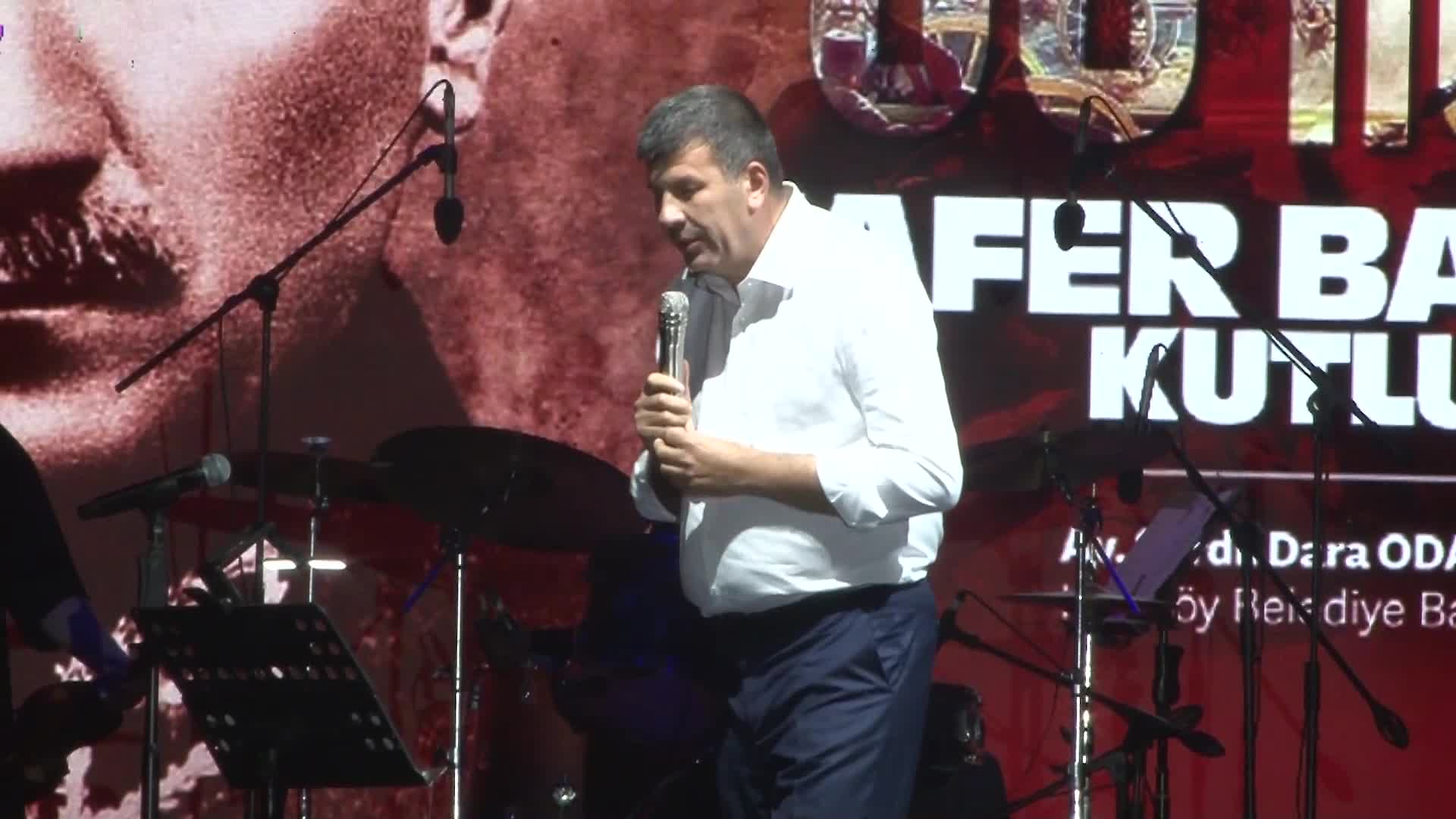 KADIKÖY BELEDİYE BAŞKANI ODABAŞI: “HİÇ KİMSE KADIKÖY’DE NE İÇİLDİĞİNE, NE GİYİLDİĞİNE KARIŞAMAZ”