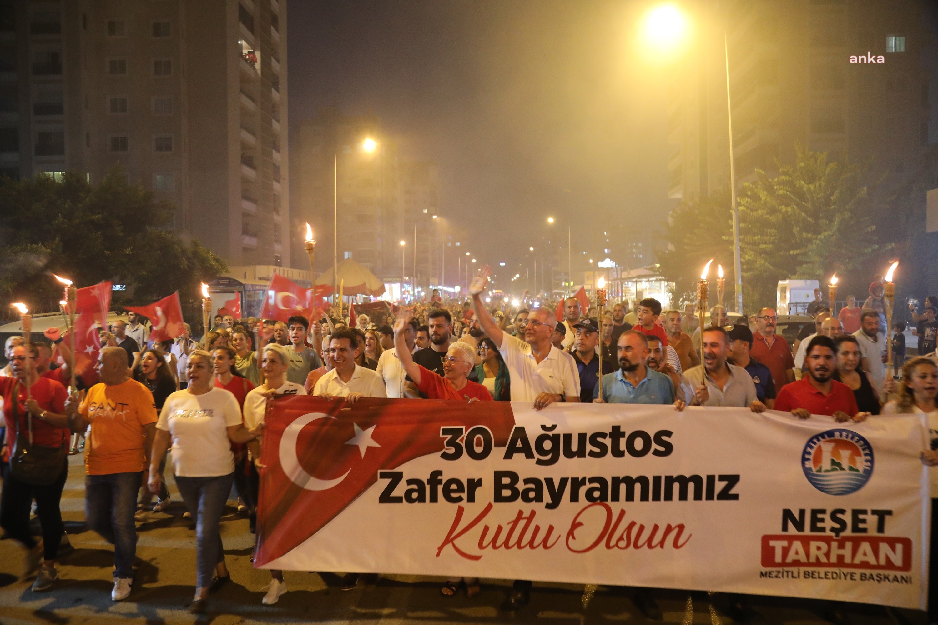 MEZİTLİLİLER, BÜYÜK ZAFERİ COŞKUYLA KUTLADI