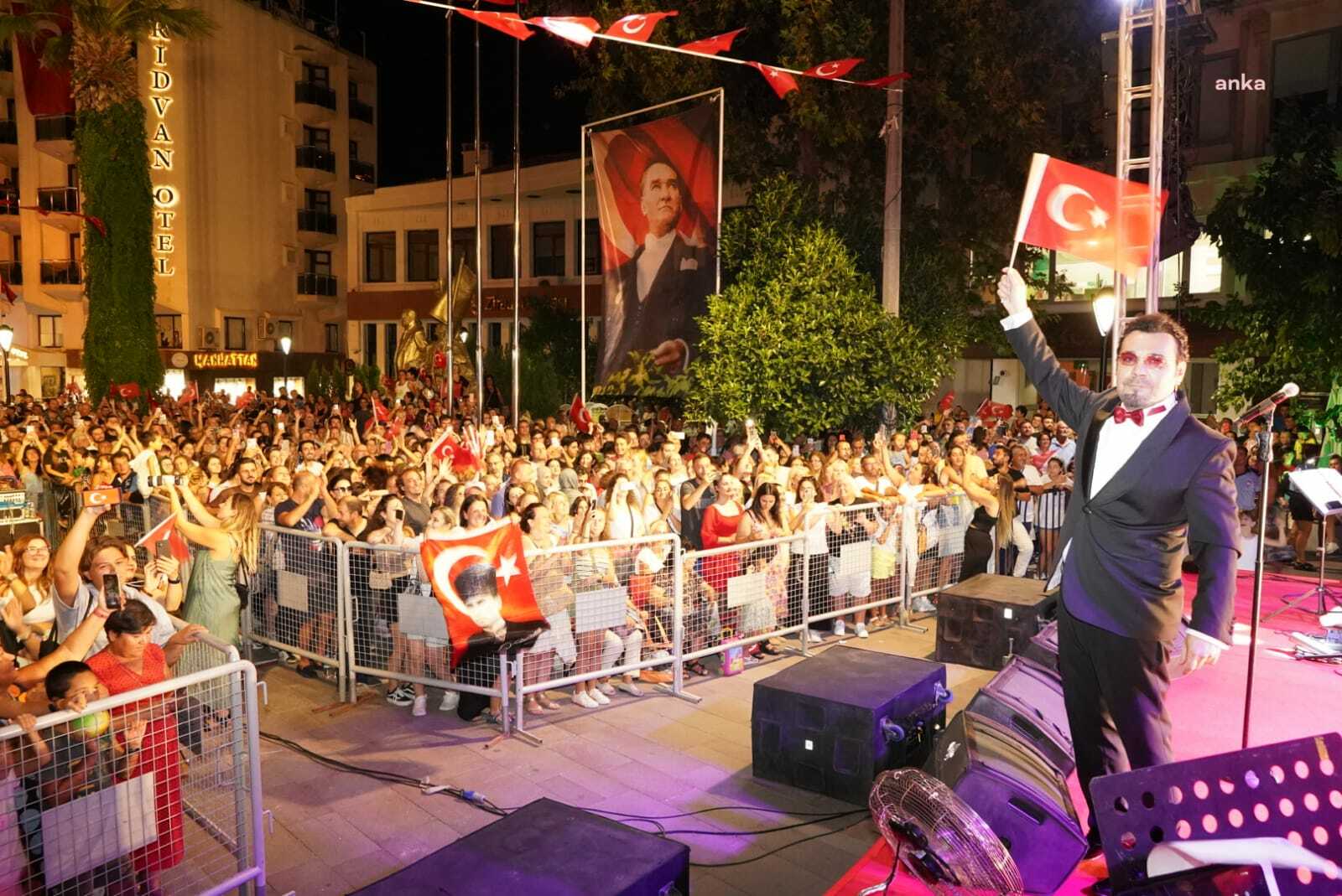 ÇEŞME BÜYÜK ZAFERİ COŞKUYLA KUTLADI