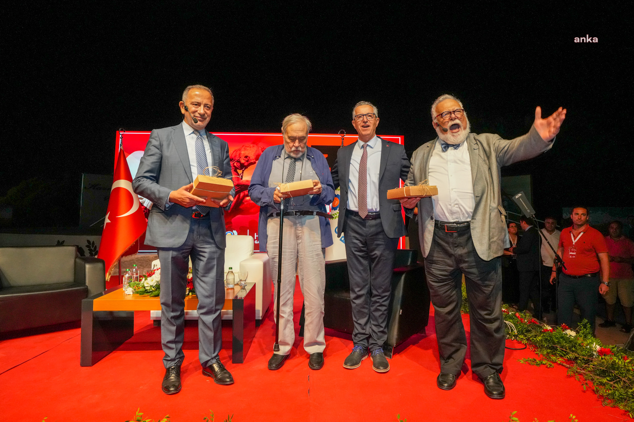 USTA TARİHÇİLER ATATÜRK’ÜN DEHASINI ANLATTI