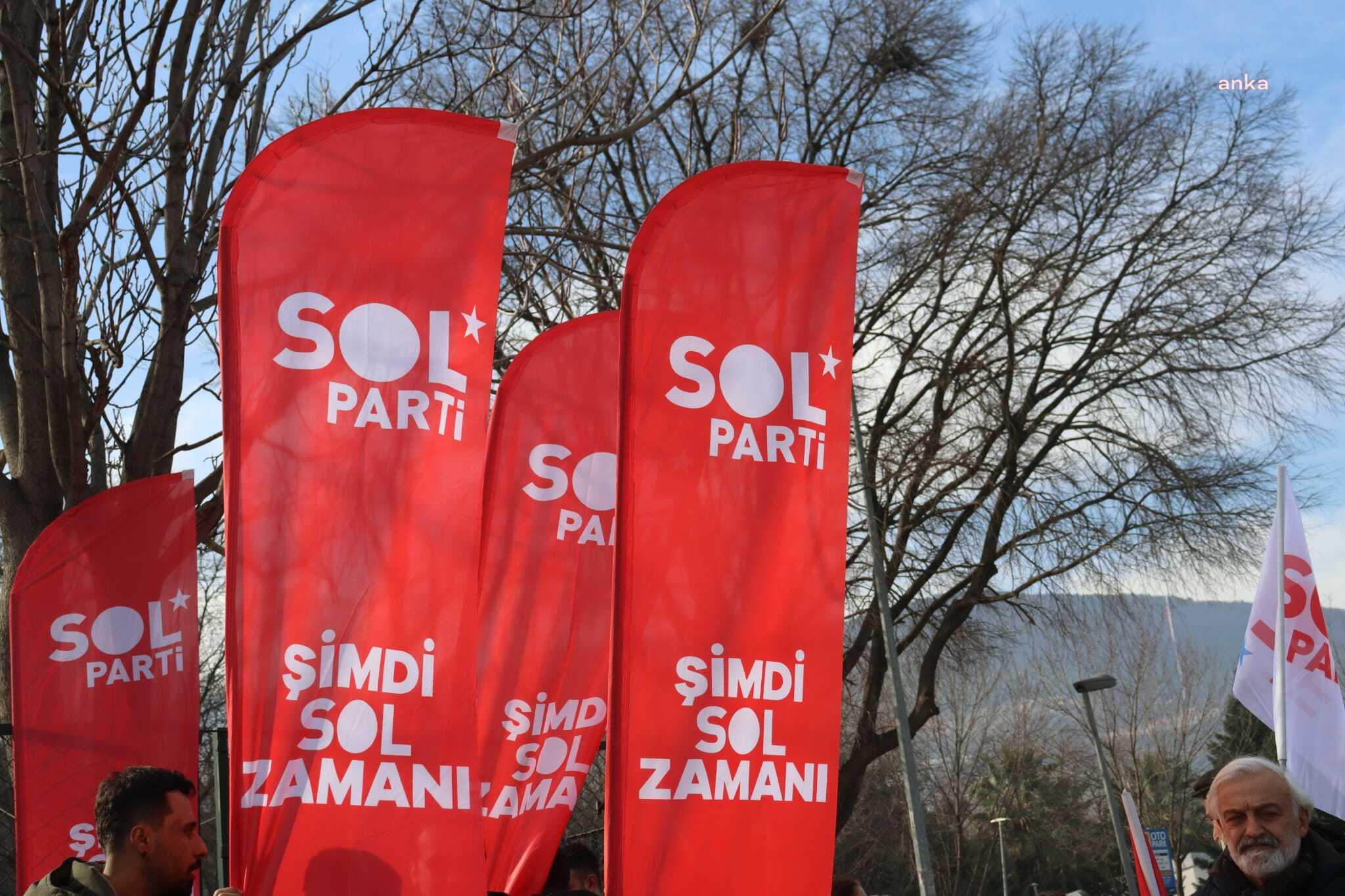 SOL PARTİ: “İSTANBUL VALİLİĞİ'NİN ALKOL YASAĞI YURTTAŞLARIN HAYAT TARZINA VE YAŞAM ALANLARINA YÖNELİK GERİCİ BİR MÜDAHALEDİR. ALKOL YASAĞI GETİREN BU VALİLİK GENELGESİNİN HİÇBİR HUKUKİ DAYANAĞI BULUNMAMAKTADIR”