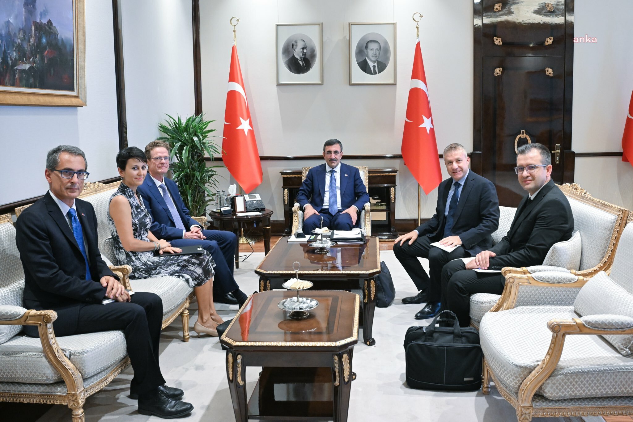 CEVDET YILMAZ, AB TÜRKİYE DELEGASYONU BAŞKANI BÜYÜKELÇİ MEYER-LANDRUT İLE GÖRÜŞTÜ: “GÜMRÜK BİRLİĞİ’NİN GÜNCELLENMESİ VE VİZE SERBESTİSİ DİYALOĞU’NUN HIZLANDIRILMASI ÖNEMLİ GÜNDEM MADDELERİMİZİ OLUŞTURUYOR”