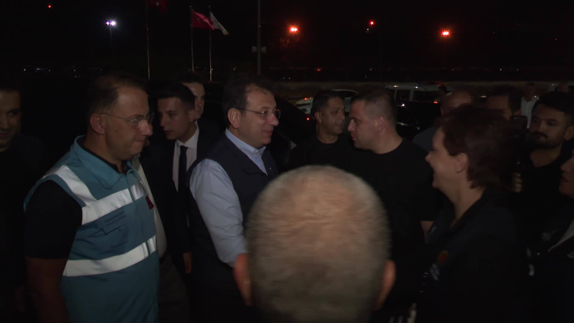 İMAMOĞLU, "VİRA BİSMİLLAH" DİYEN BALIKÇILARI ZİYARET ETTİ, DENİZLERDE YAŞANAN KİRLİLİĞE DİKKAT ÇEKTİ: "SUÇU BALIKLARA ATACAK HALİMİZ YOK"